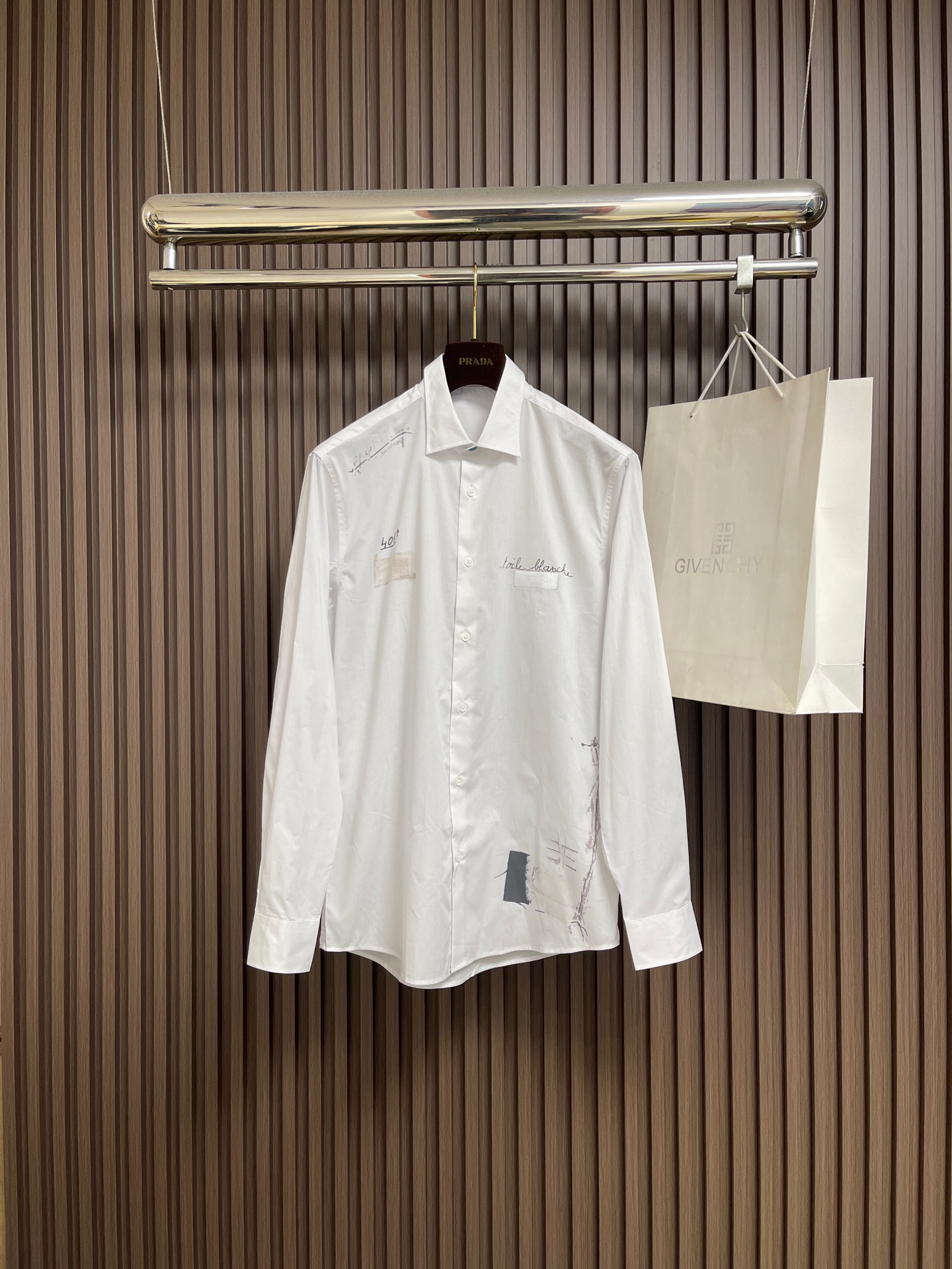 🛒🛒Givenchy 纪梵希绿松石纽扣点缀印花长袖衬衫，鲁泰125支精棉面料，3维3D印花工艺衬衣，搭配