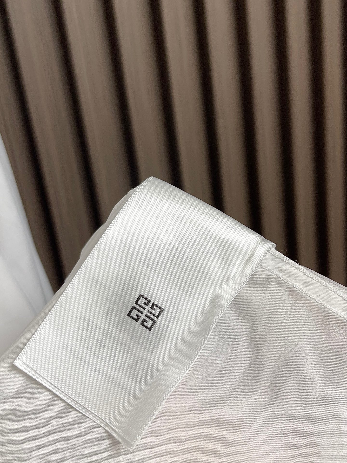 🛒🛒Givenchy 纪梵希绿松石纽扣点缀印花长袖衬衫，鲁泰125支精棉面料，3维3D印花工艺衬衣，搭配