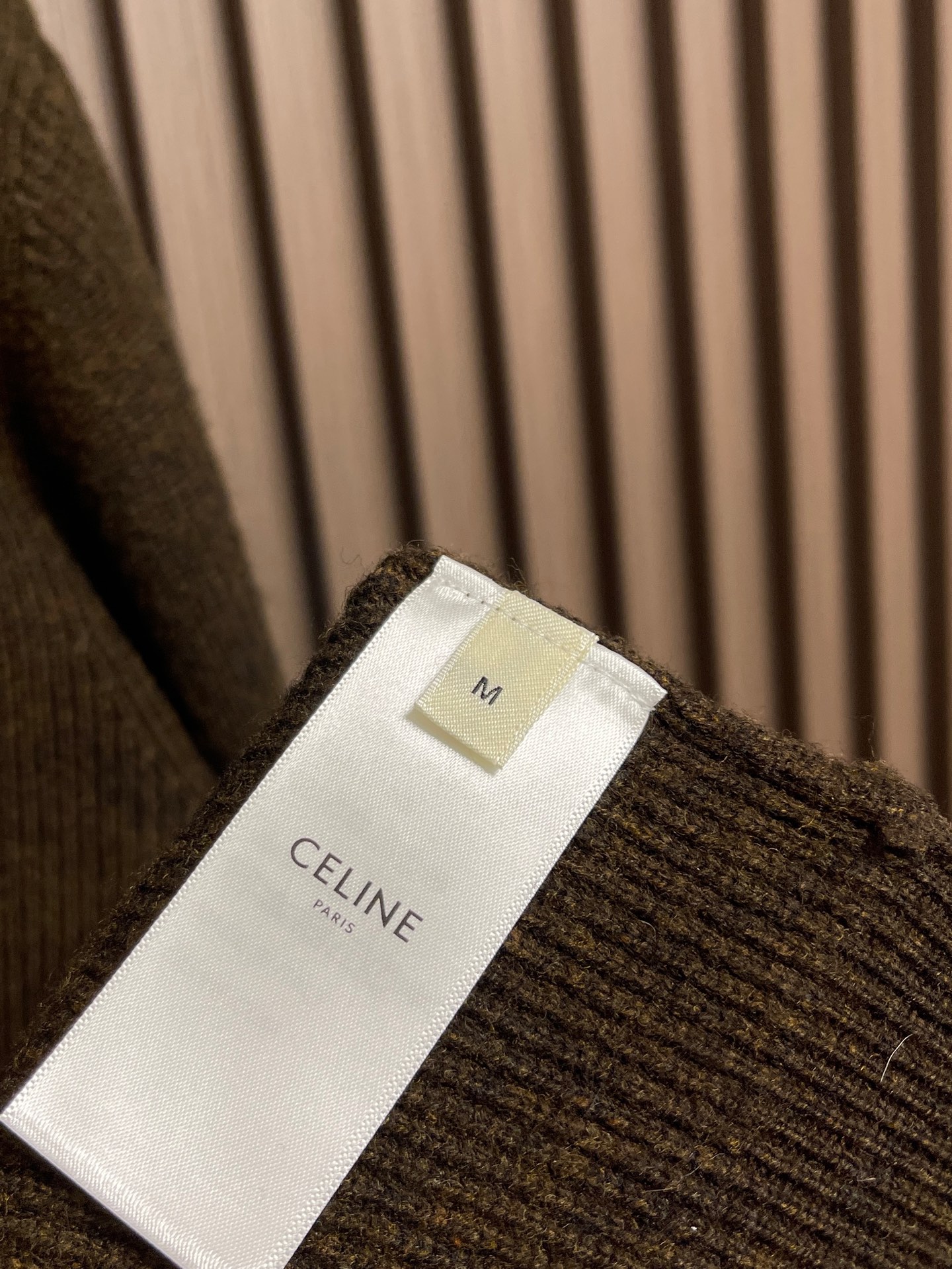 🛒🛒Celine 凯旋门毛衣针织外套， 舒适贴肤 以一抹深邃黑幕为底 深達与高贵的极致融合 标志性Cel