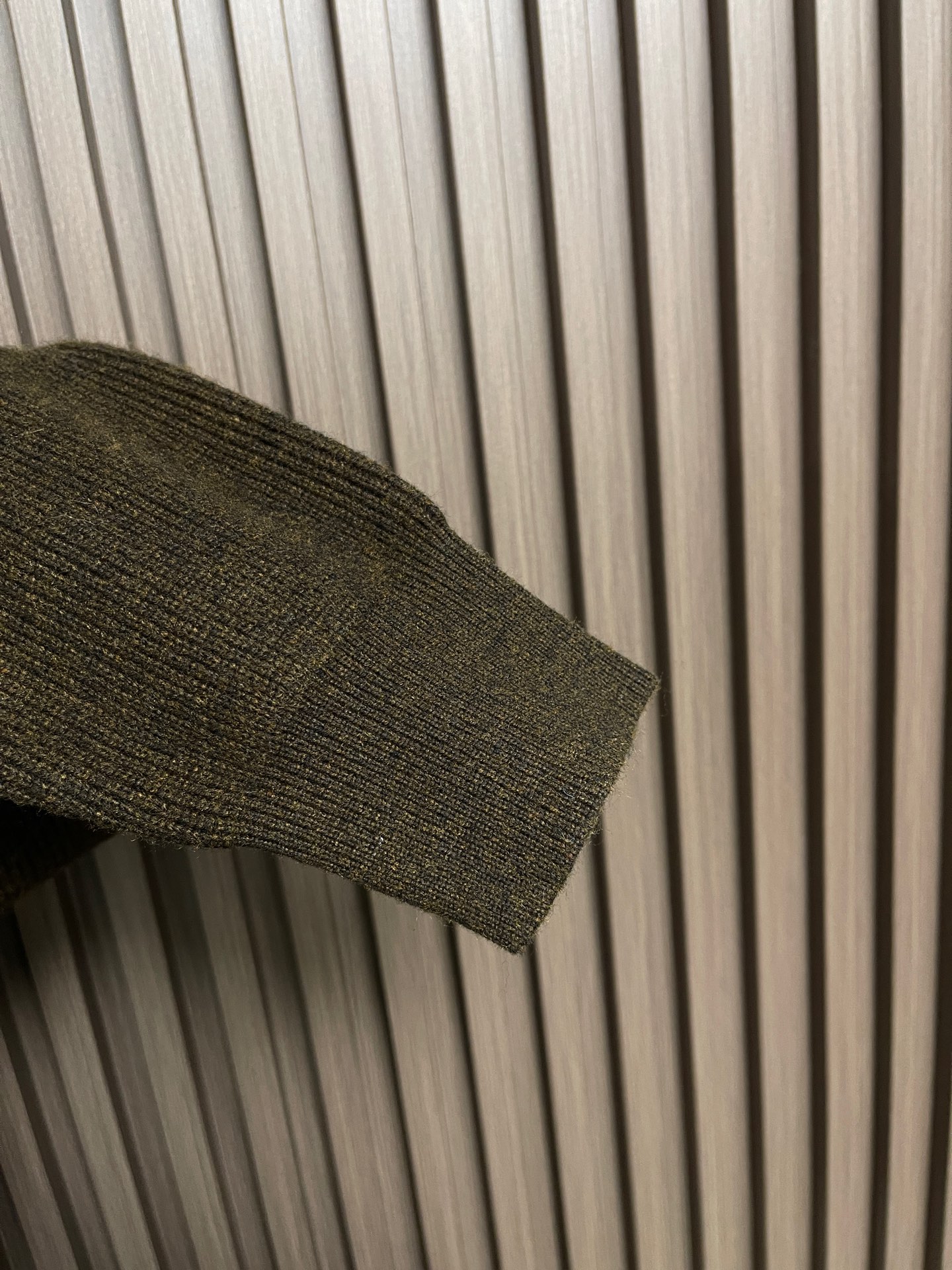 🛒🛒Celine 凯旋门毛衣针织外套， 舒适贴肤 以一抹深邃黑幕为底 深達与高贵的极致融合 标志性Cel