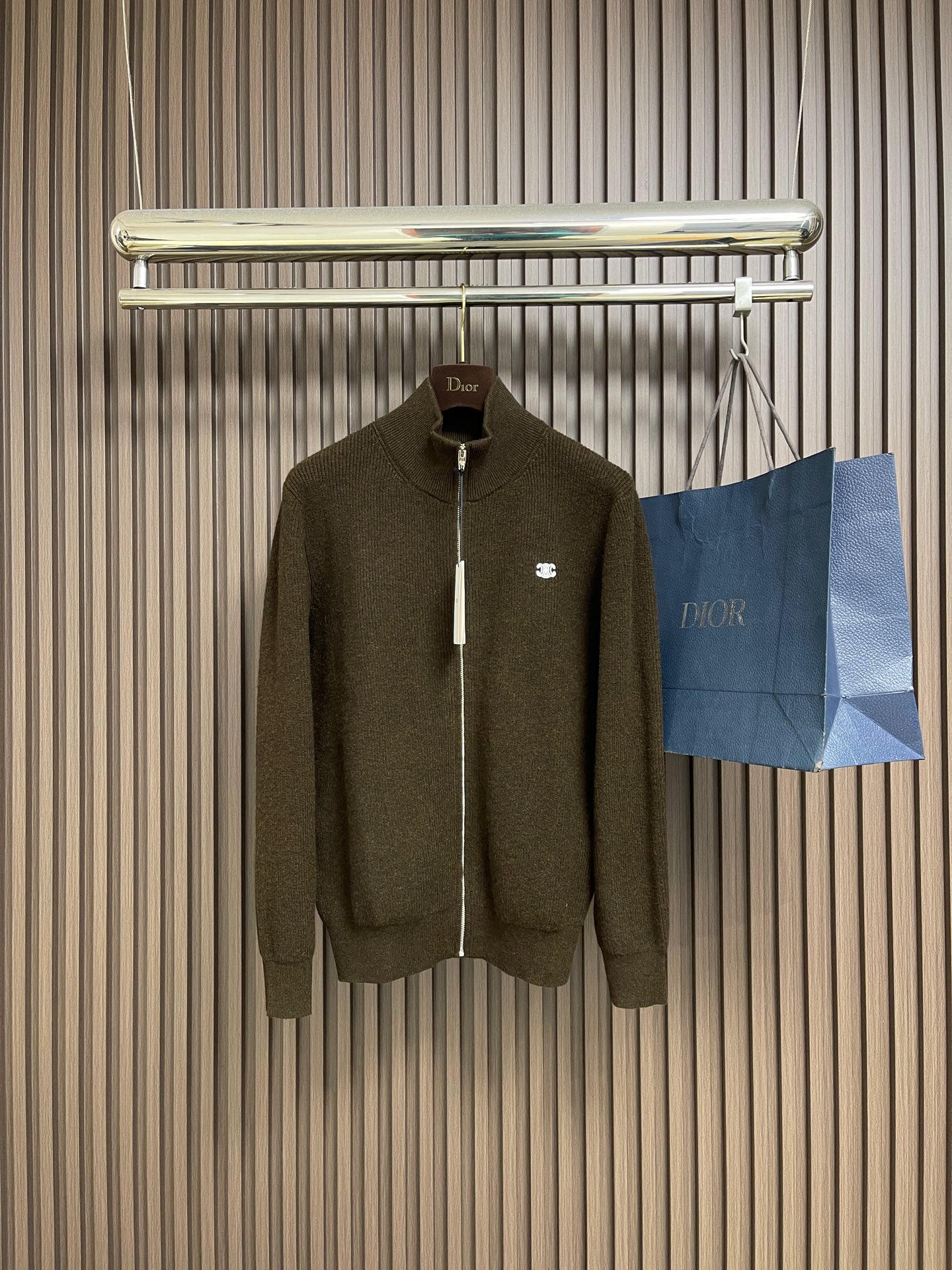 🛒🛒Celine 凯旋门毛衣针织外套， 舒适贴肤 以一抹深邃黑幕为底 深達与高贵的极致融合 标志性Cel