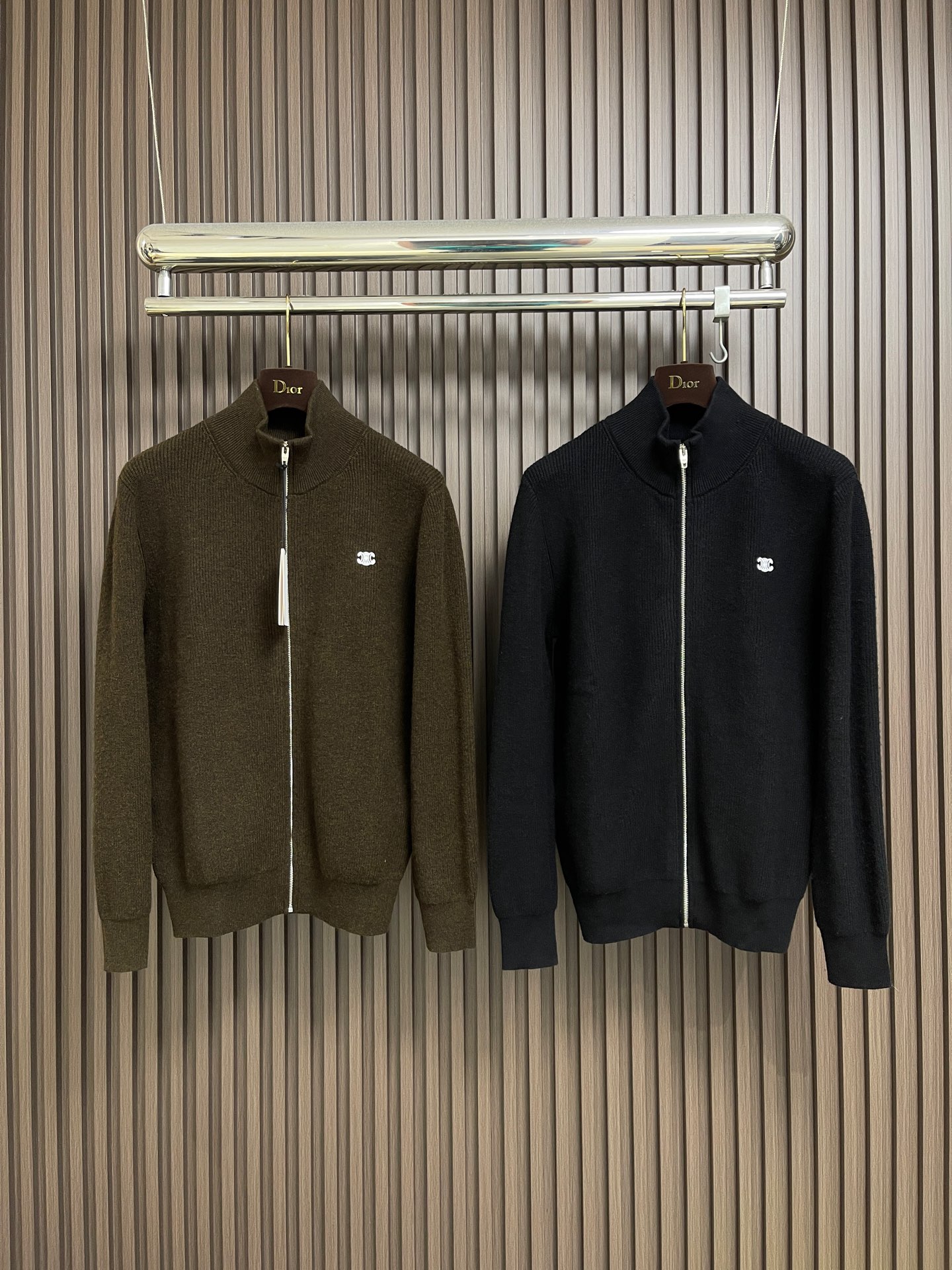 🛒🛒Celine 凯旋门毛衣针织外套， 舒适贴肤 以一抹深邃黑幕为底 深達与高贵的极致融合 标志性Cel