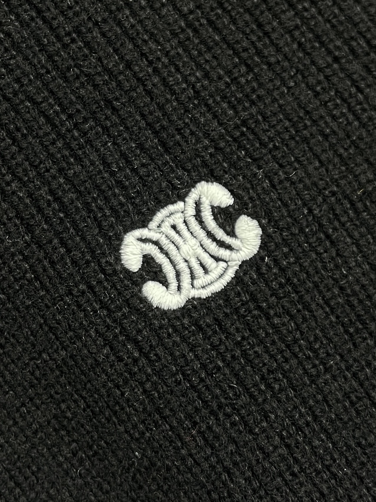 🛒🛒Celine 凯旋门毛衣针织外套， 舒适贴肤 以一抹深邃黑幕为底 深達与高贵的极致融合 标志性Cel