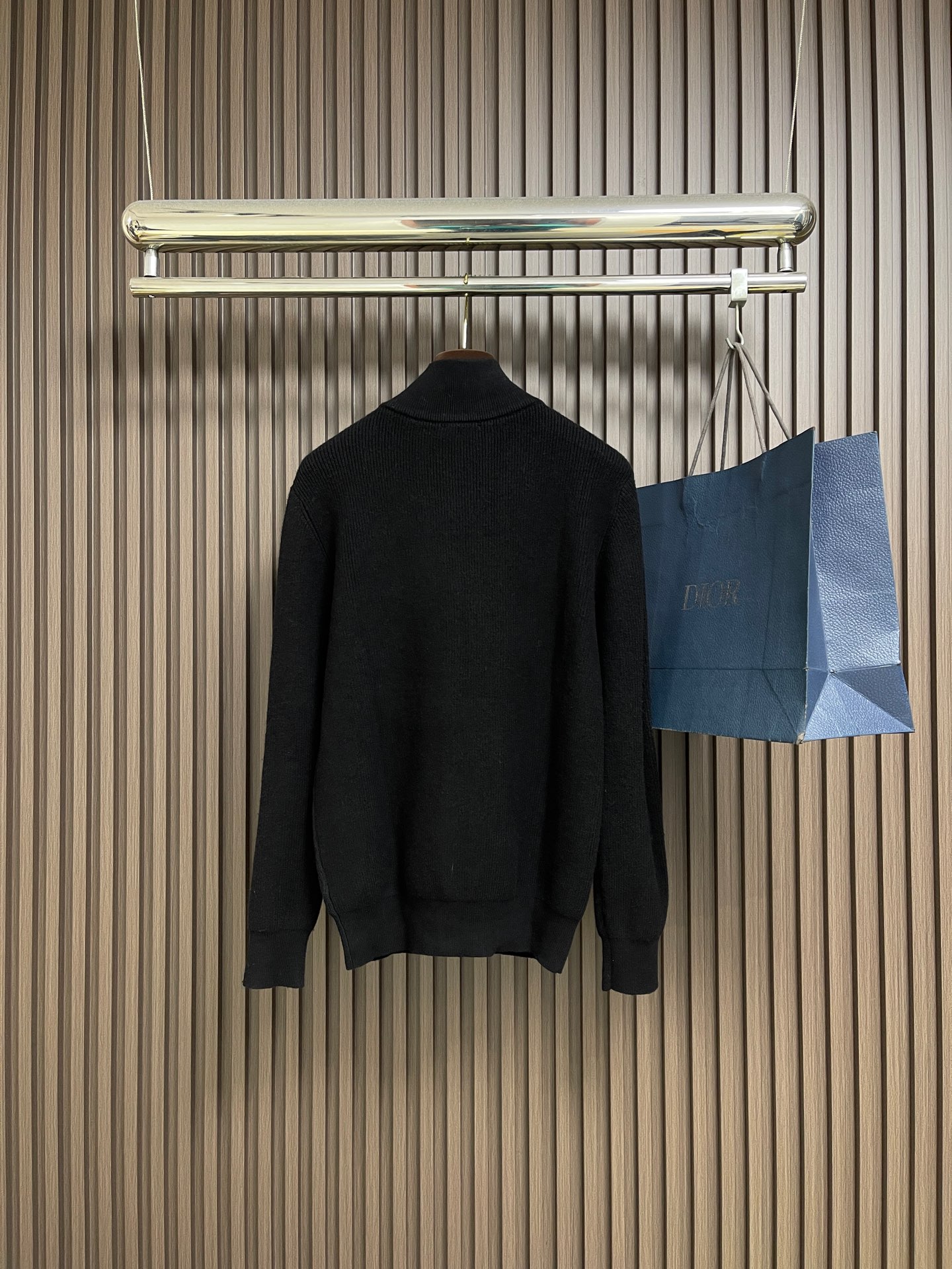 🛒🛒Celine 凯旋门毛衣针织外套， 舒适贴肤 以一抹深邃黑幕为底 深達与高贵的极致融合 标志性Cel