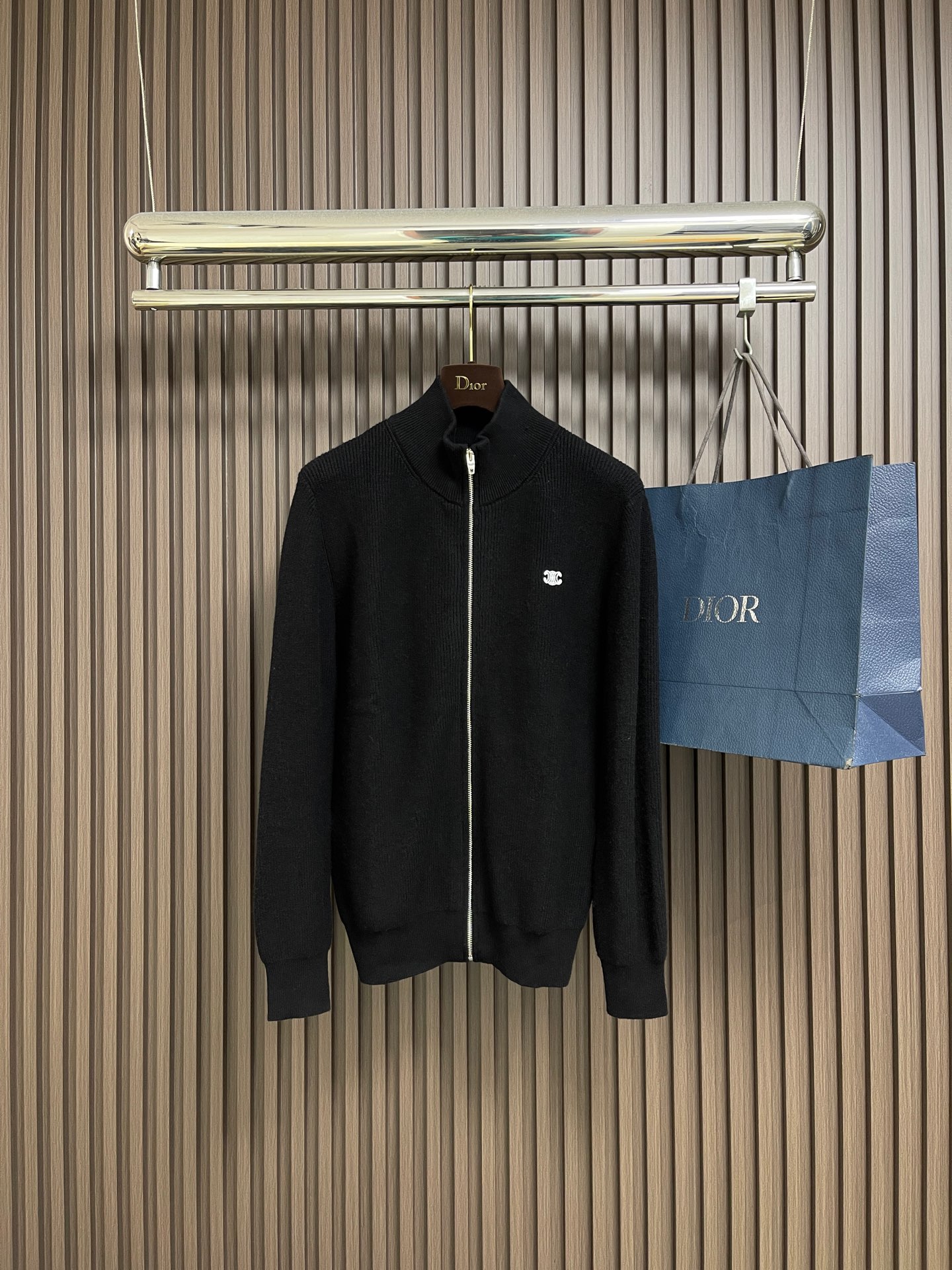 🛒🛒Celine 凯旋门毛衣针织外套， 舒适贴肤 以一抹深邃黑幕为底 深達与高贵的极致融合 标志性Cel