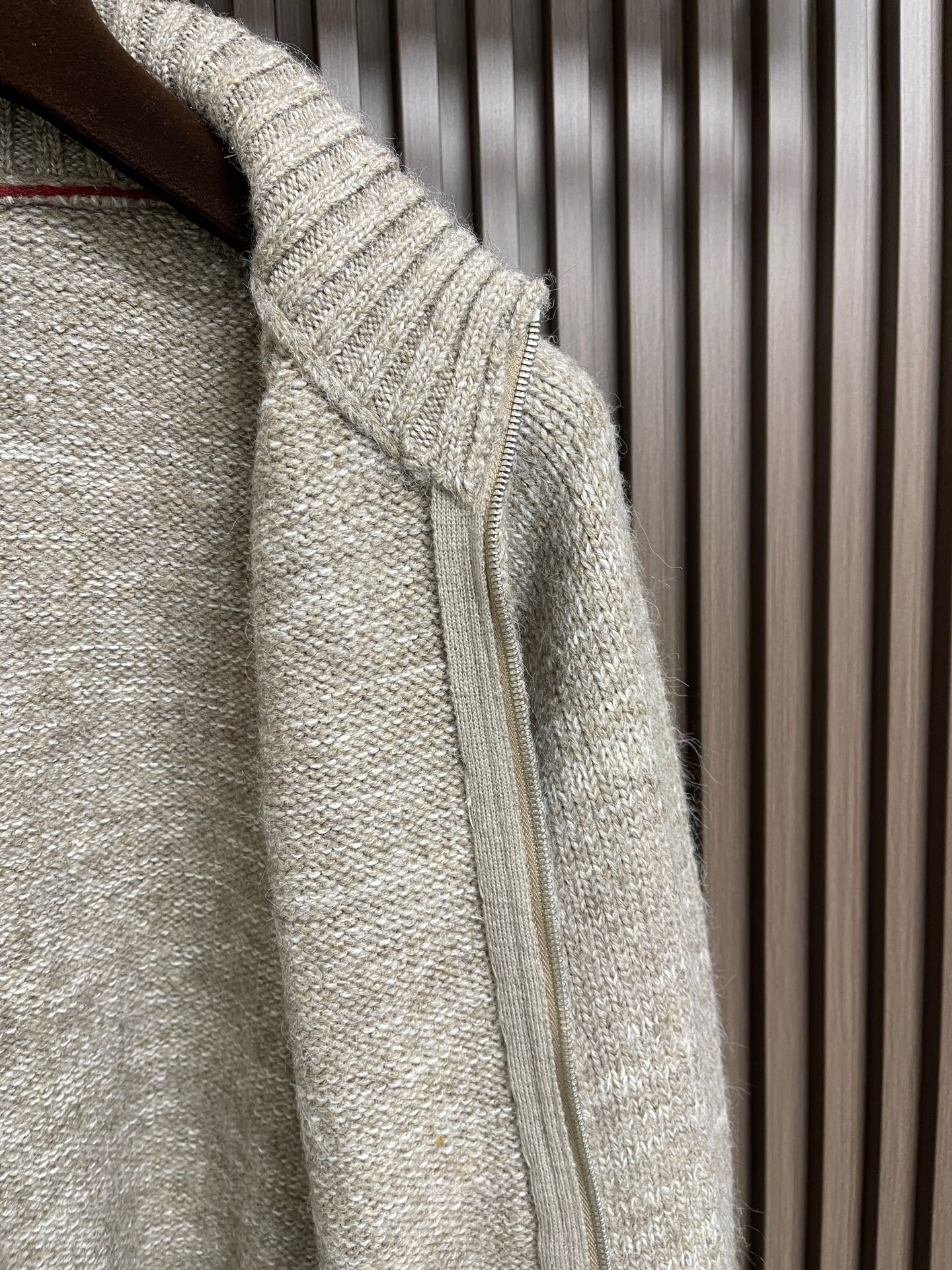 🛒🛒BC 2025ss秋冬新款经典简约拉练针织毛衣，它以其卓越的品质和精湛的工艺，成为了众多时尚爱好者的