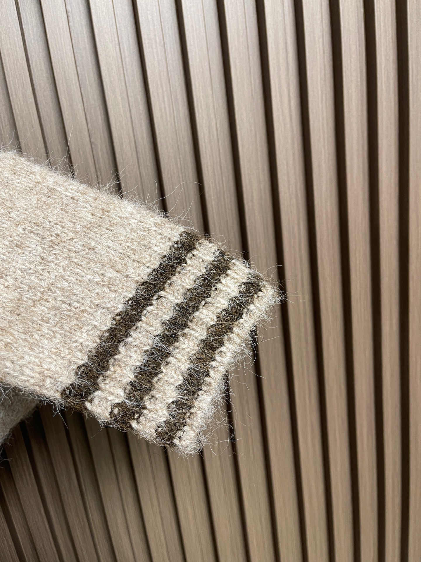 🛒🛒lP🆕 LoroPiana 2025ss秋季新品针织衫毛衣，这款针织衫采用提花面料精心制作，领口、袖