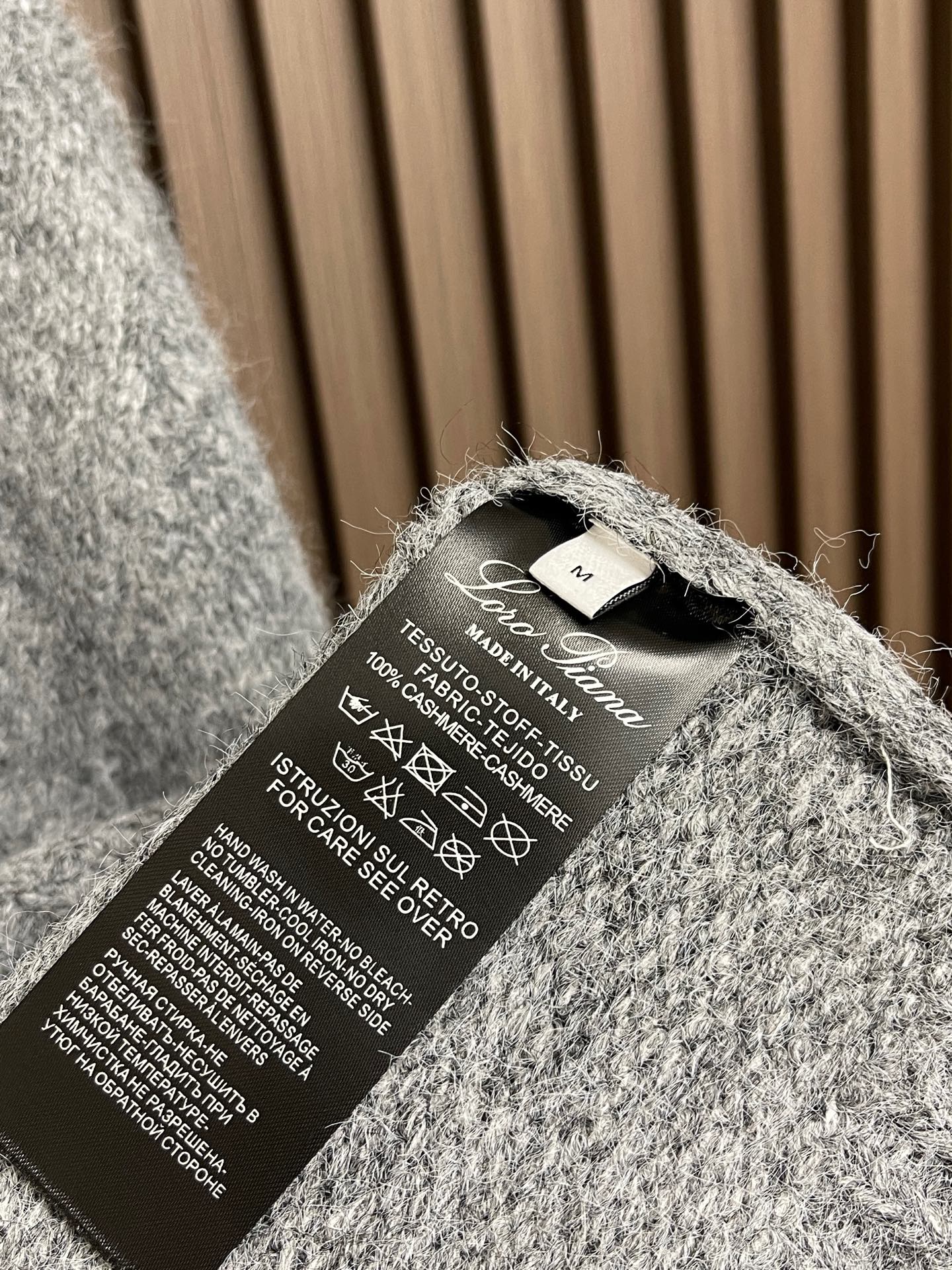 🛒🛒lP🆕 LoroPiana 2025ss秋季新品针织衫毛衣，这款针织衫采用提花面料精心制作，领口、袖