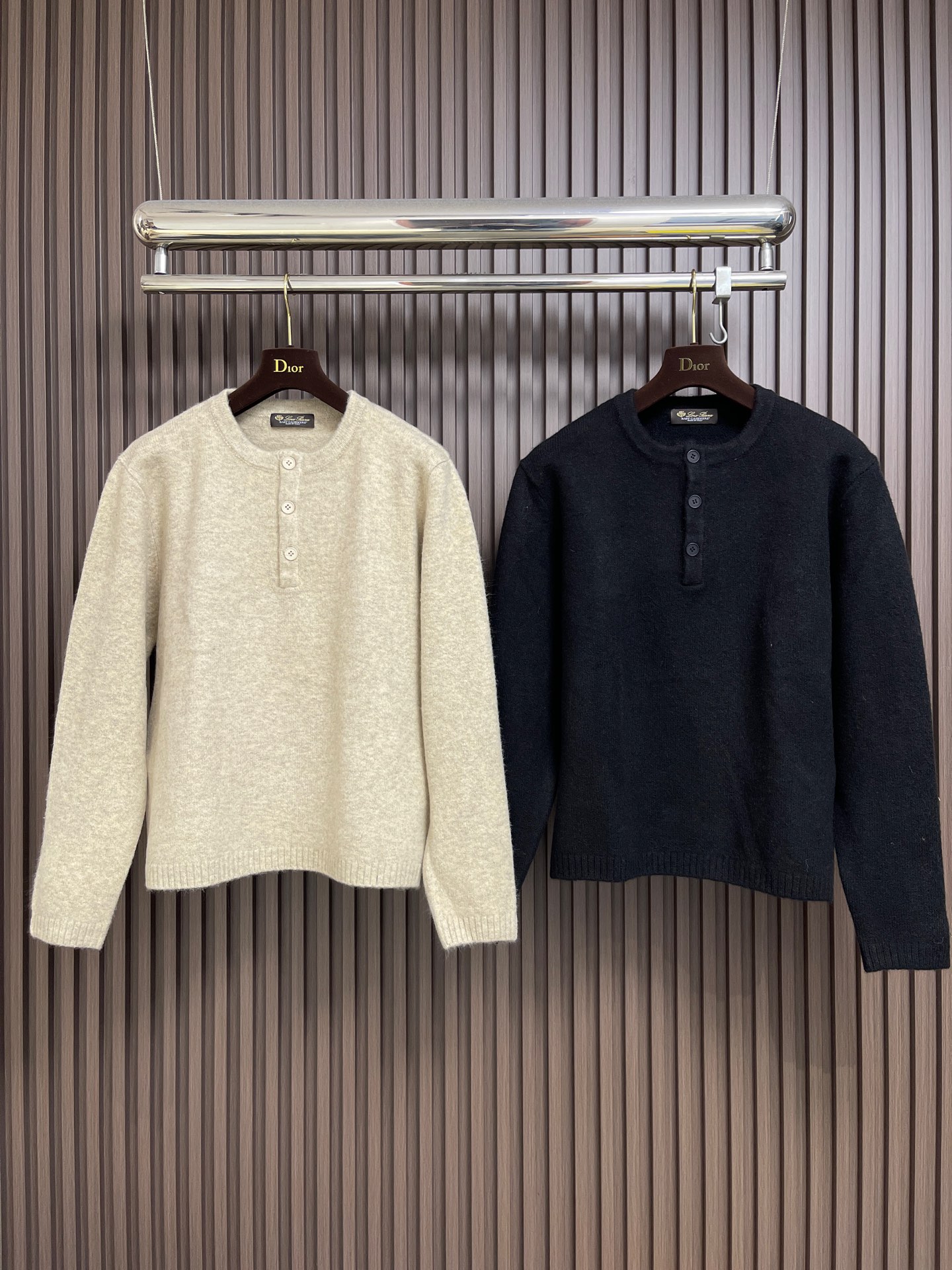 🛒🛒lP🆕 LoroPiana 男士羊毛针织衫，这款长袖针织衫采用非常精细的Wish羊毛制成，是一款精致