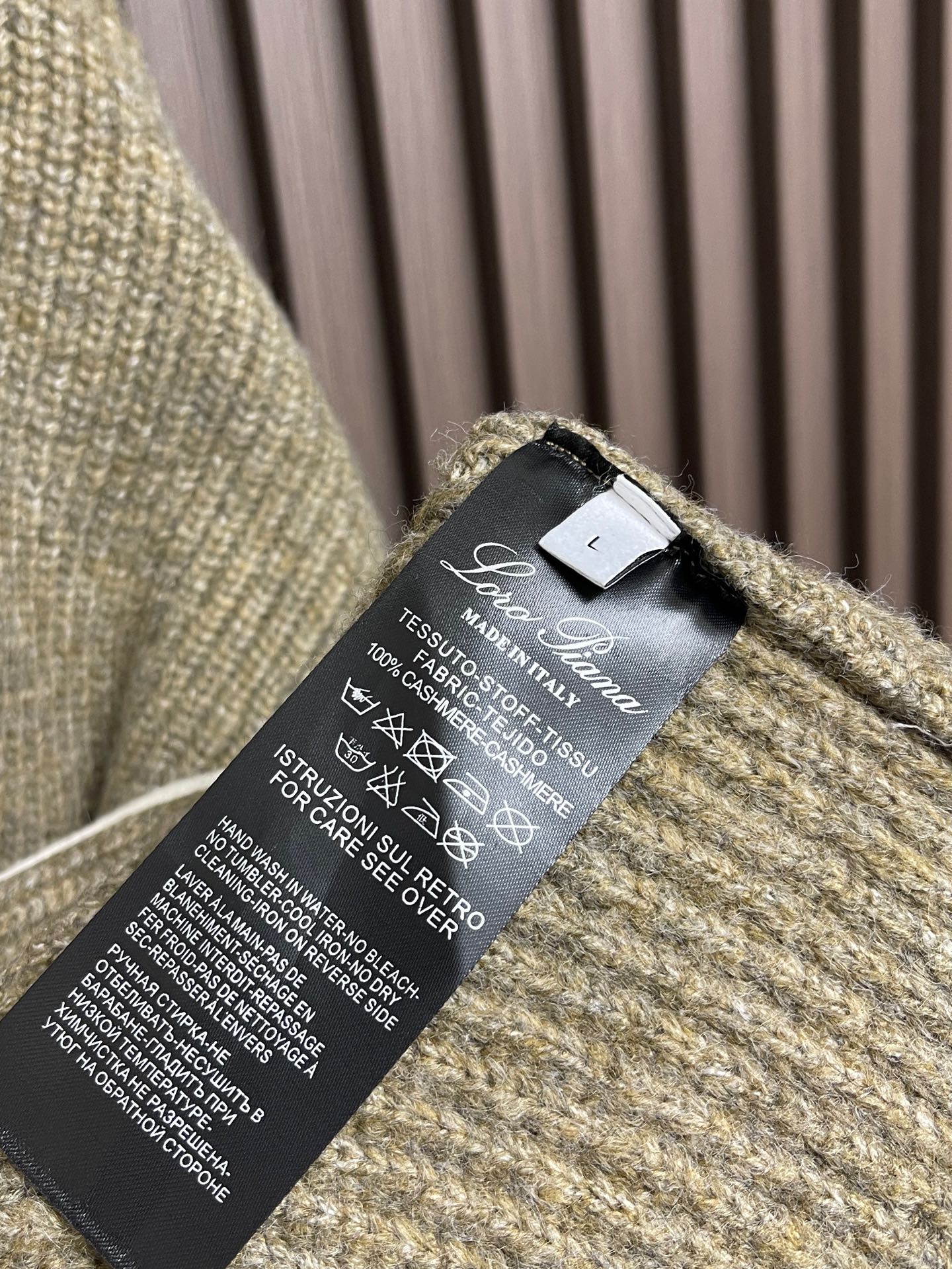 🛒🛒lP🆕 LoroPiana 2025ss秋冬新品翻领针织毛衣外套，美式穿搭经典设计 基础色随意搭配都