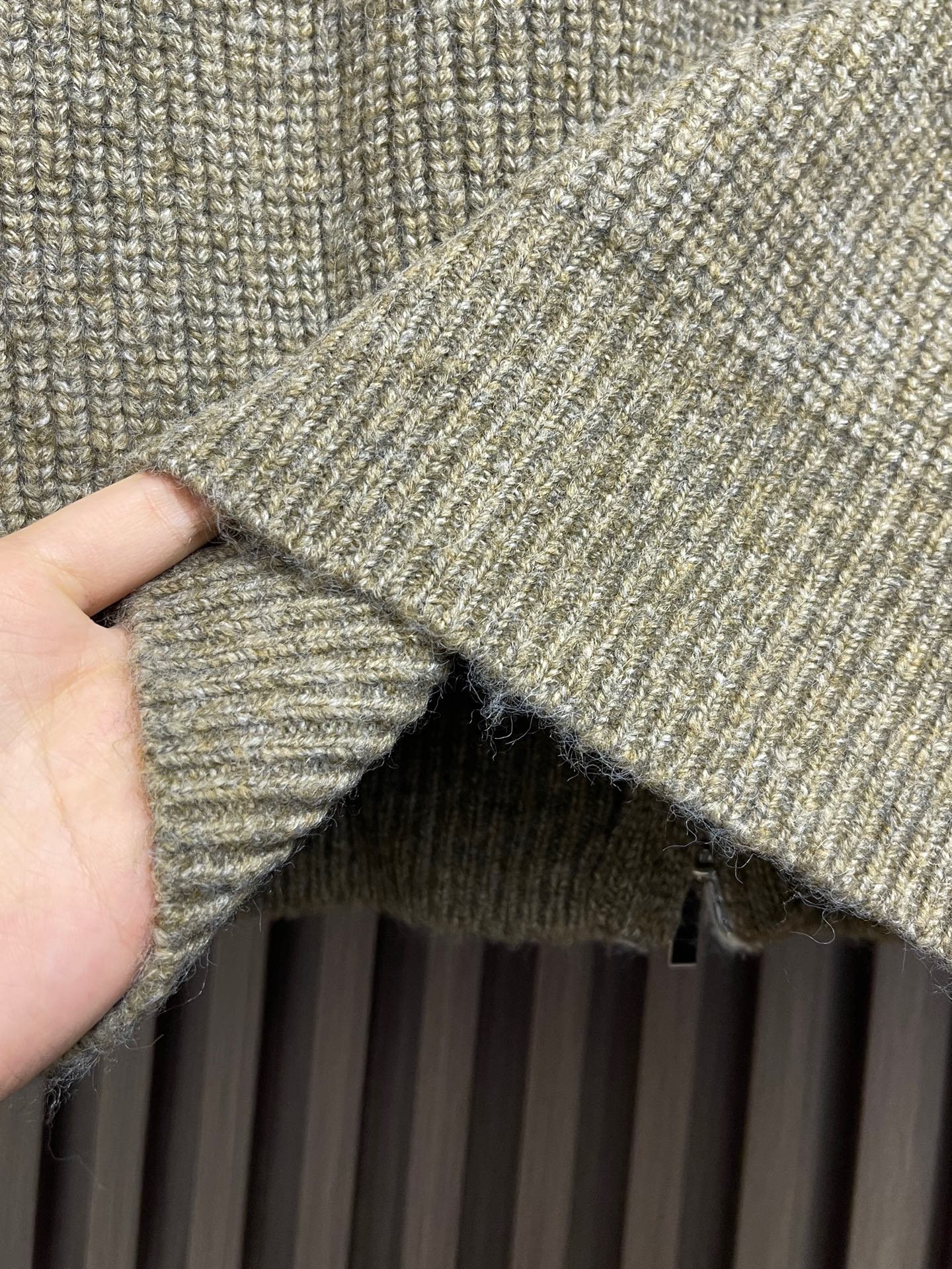 🛒🛒lP🆕 LoroPiana 2025ss秋冬新品翻领针织毛衣外套，美式穿搭经典设计 基础色随意搭配都