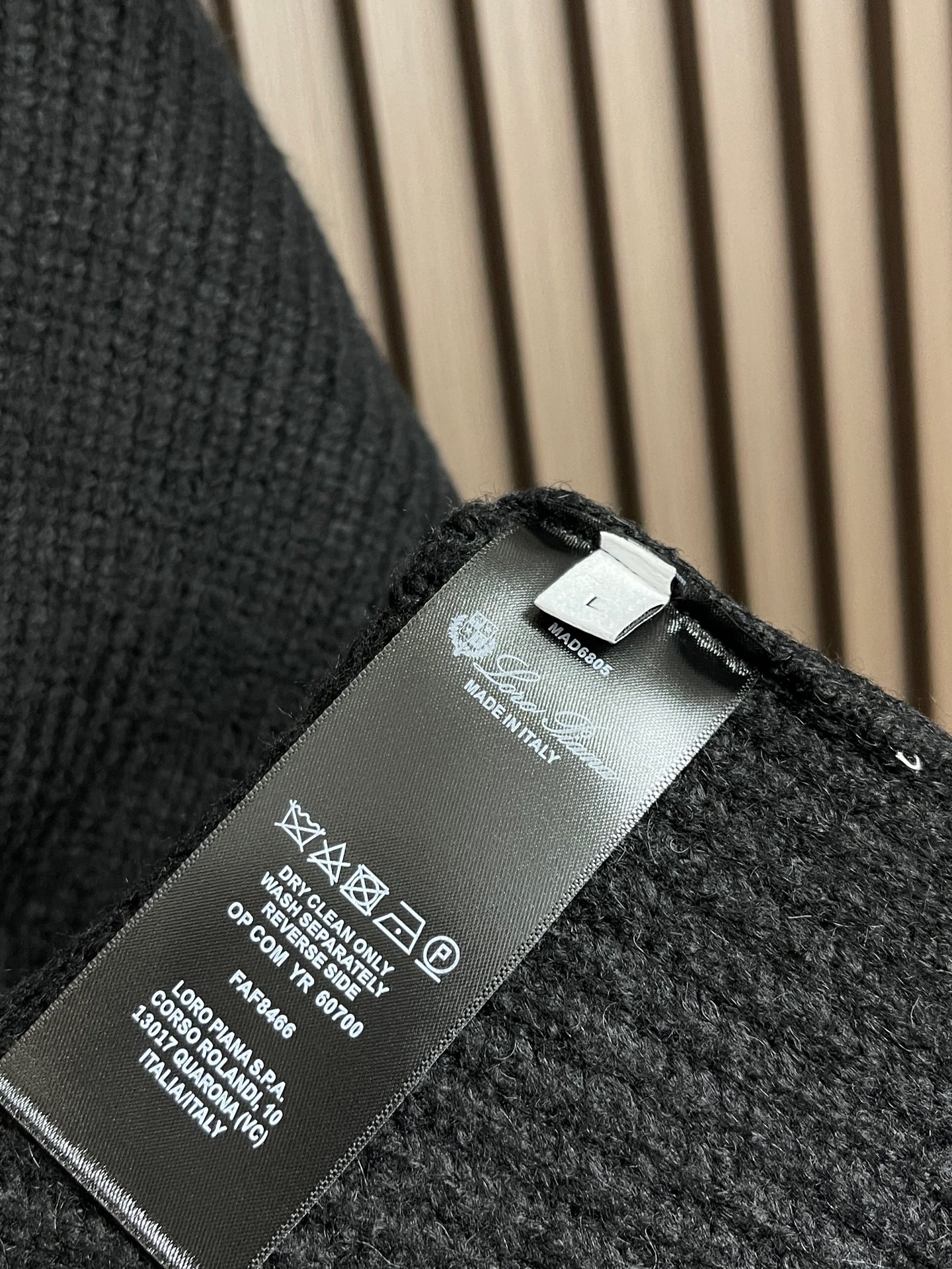 🛒🛒lP🆕 LoroPiana 2025ss秋冬新品翻领针织毛衣外套，美式穿搭经典设计 基础色随意搭配都