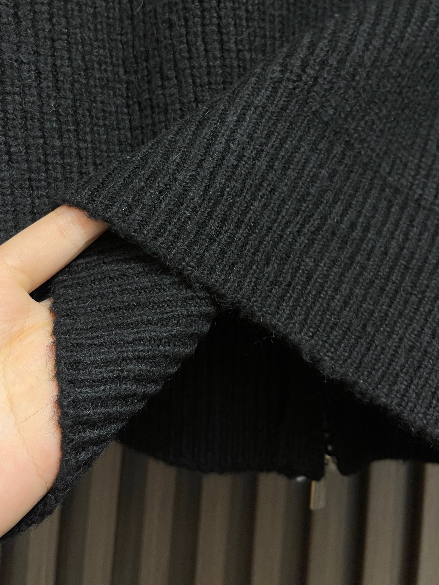 🛒🛒lP🆕 LoroPiana 2025ss秋冬新品翻领针织毛衣外套，美式穿搭经典设计 基础色随意搭配都