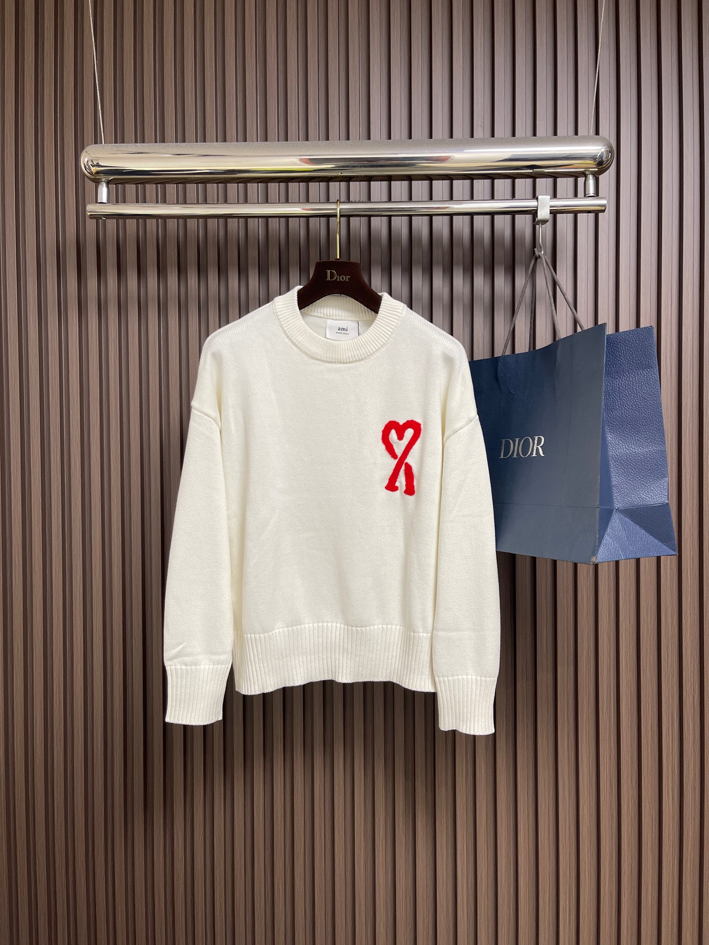 NO:654199,Ami 2025SS new autumn and winter towel embroidered simple love knitted round neck sweater, pure veil, comfortable and soft, highly breathable, does not shrink, does not pill, loose, comfortable and pressure-free. Sizes S-XL,,sweaters,alexander wang19860909Ami 2025SS秋冬新款毛巾绣简约爱心针织圆领毛衣,纯面纱 舒适柔软 透气性强 不缩水 不起球 宽松舒适无压力.尺码S-XL,,sweaters,alexander wang,Men's clothing