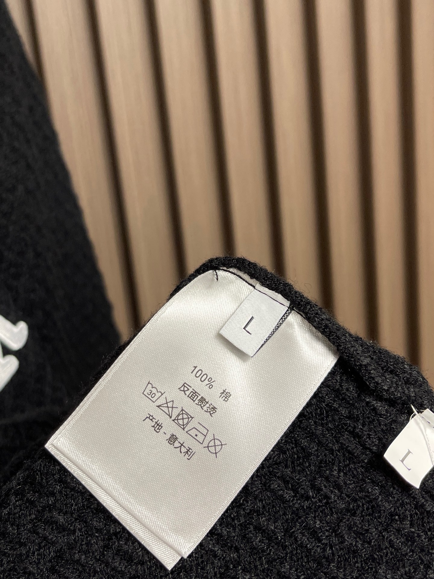 🛒🛒Dior 2025SS秋冬新款男士羊毛针织拉链开衫，上身绅士范十足。整件毛衣不单纹理工艺精美，走线更