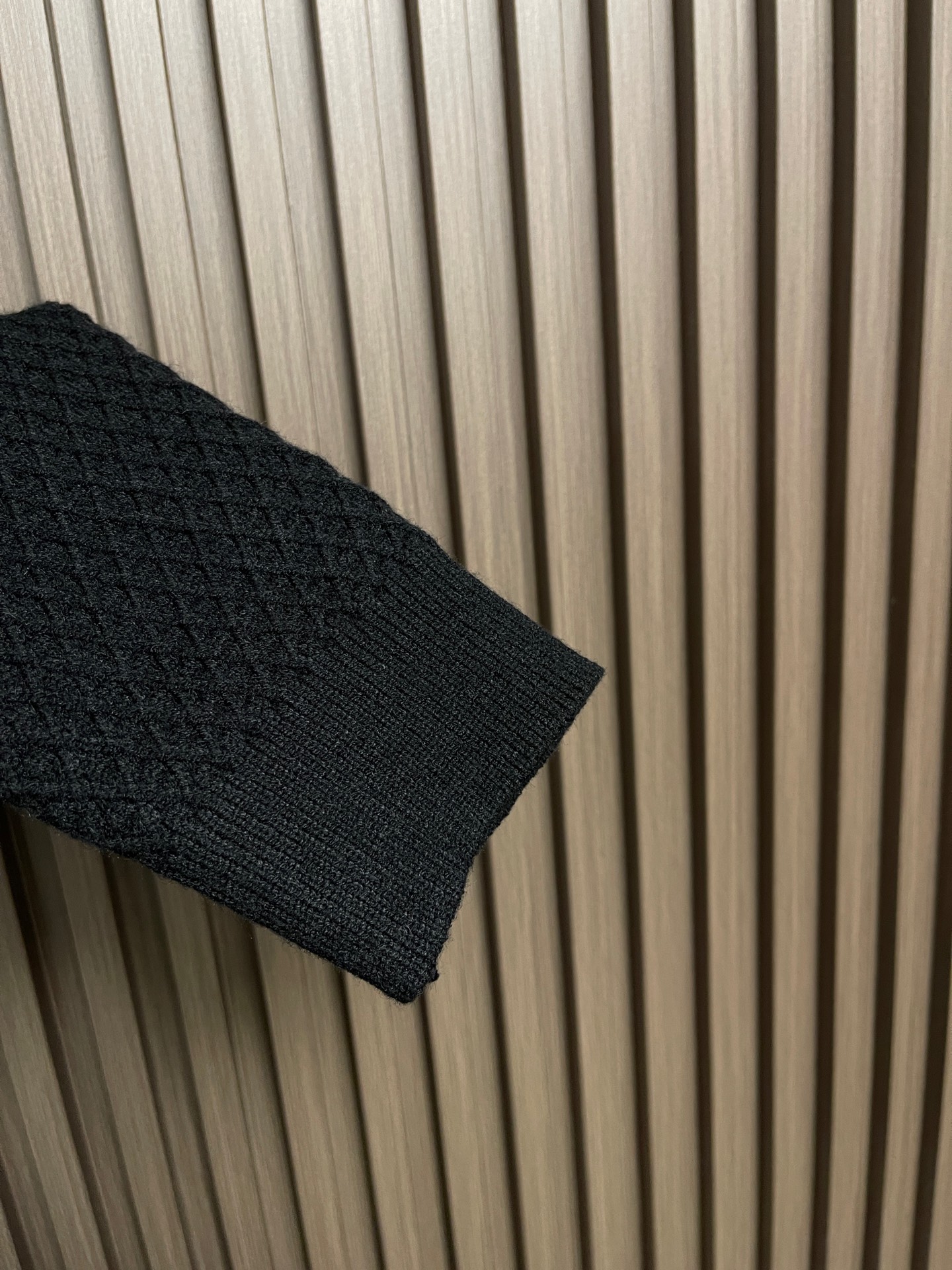 🛒🛒Dior 2025SS秋冬新款男士羊毛针织拉链开衫，上身绅士范十足。整件毛衣不单纹理工艺精美，走线更