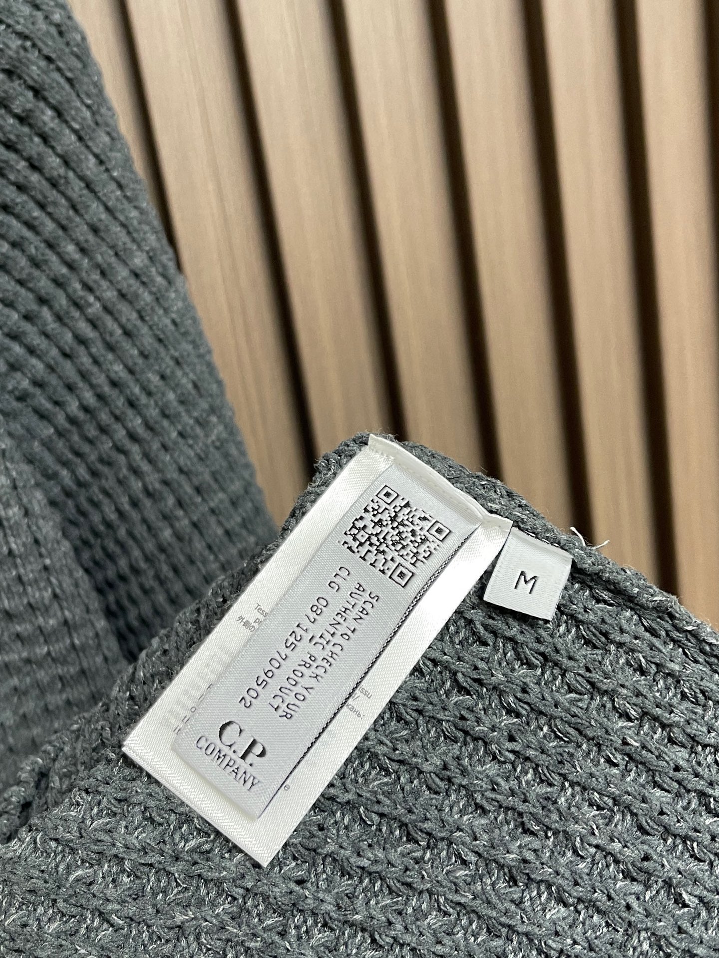 🛒🛒CP ComPany 圆领针织长袖毛衣，定织定染客供纱线，面料属性皆为上乘，采用丝光工艺处理，面料光