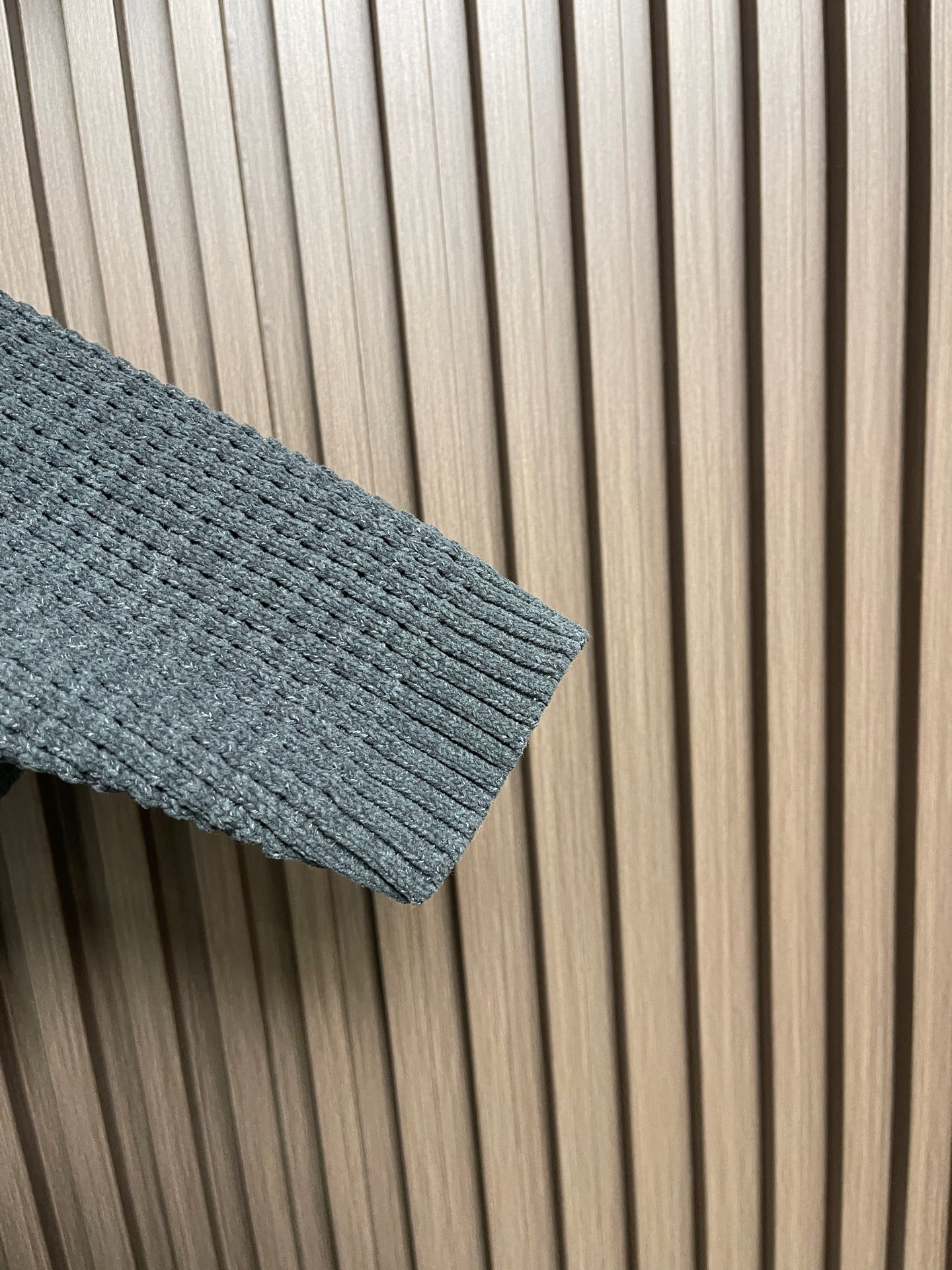 🛒🛒CP ComPany 圆领针织长袖毛衣，定织定染客供纱线，面料属性皆为上乘，采用丝光工艺处理，面料光