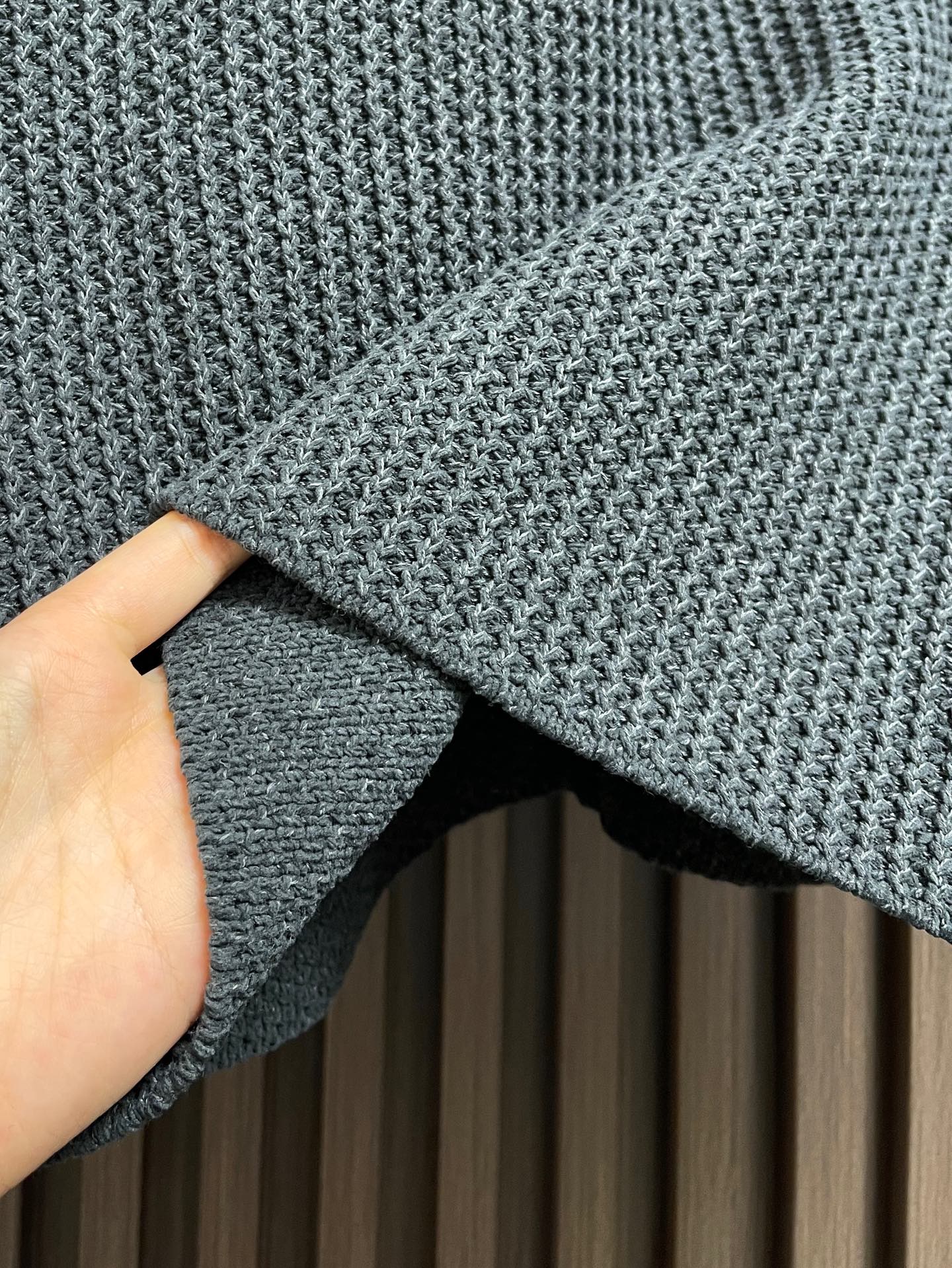 ￼ 🛒🛒CP ComPany 立领针织长袖毛衣开衫外套，定织定染客供纱线，面料属性皆为上乘，采用丝光工艺