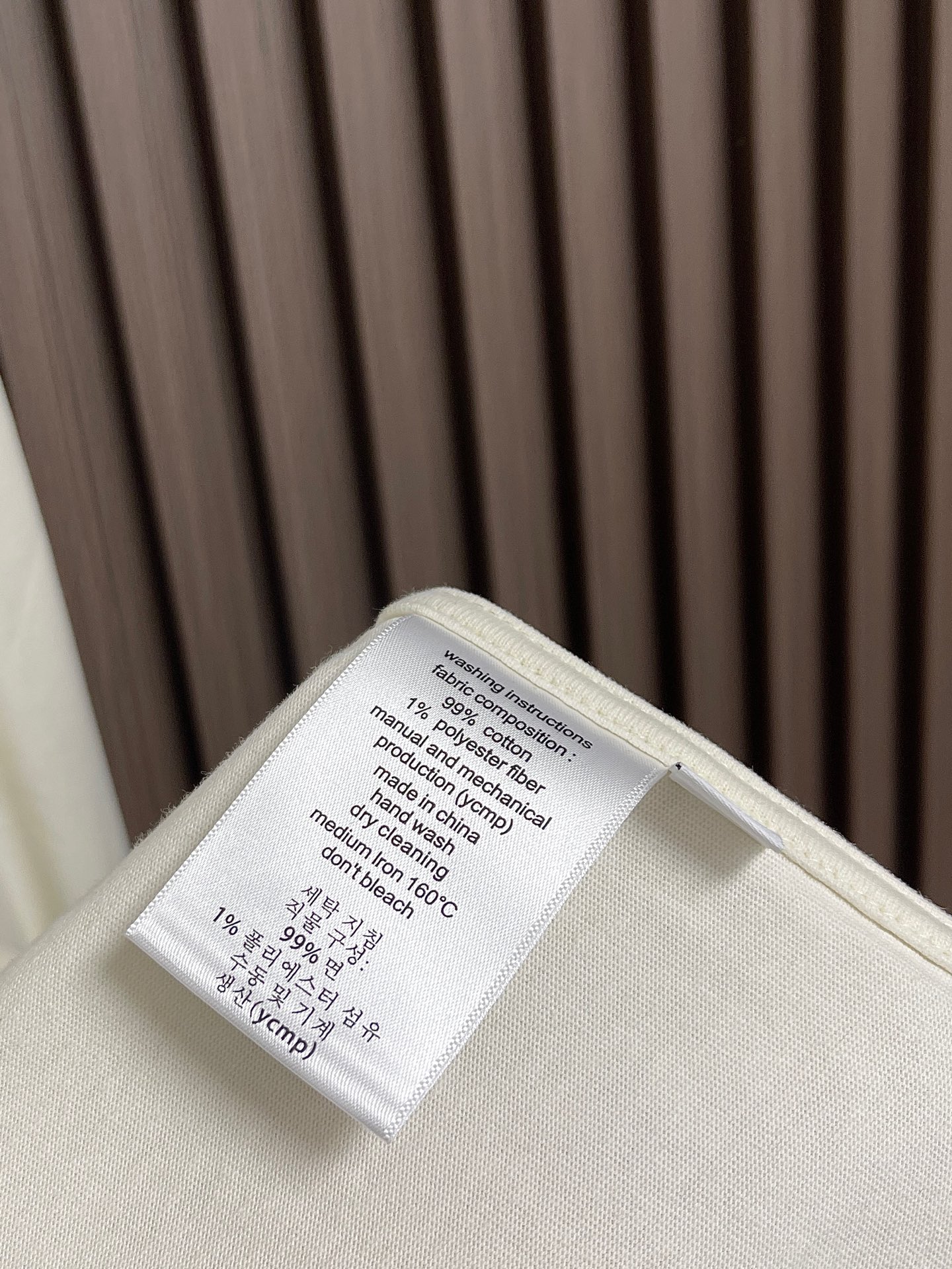 🛒🛒Burberry 格纹战马长袖T恤卫衣，甄选棉纤混纺面料，触感软而不塌，贴肤是恰到好处的舒适；胸前的