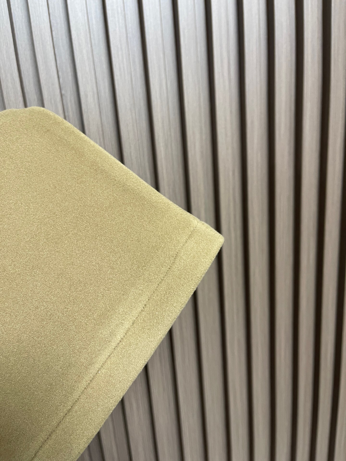 🛒🛒YSL 2025ss秋冬新款加绒休闲裤，冬日里的温柔铠甲，当寒风裹挟着冷意侵袭，一条高端休闲秋裤便是