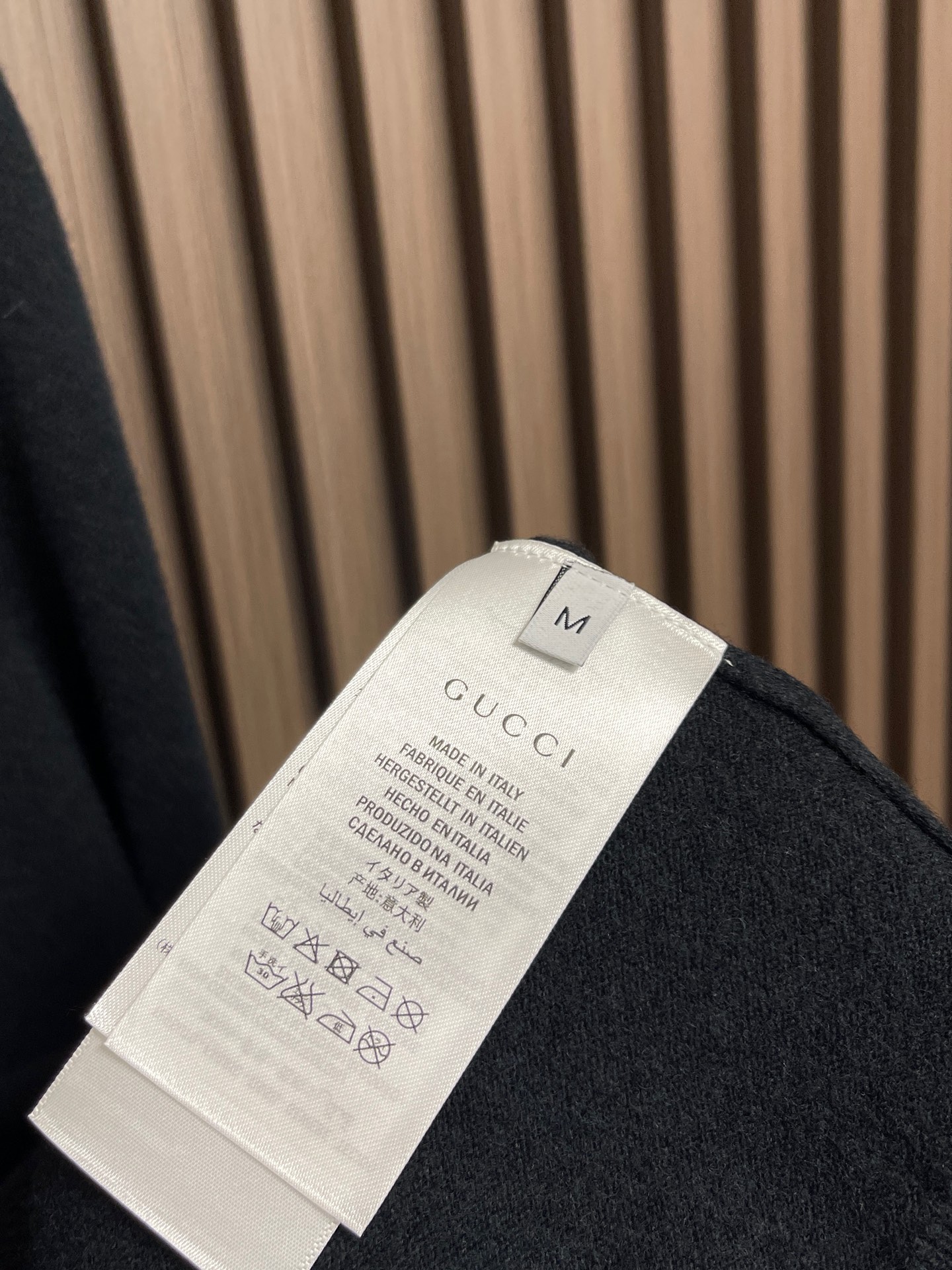 🛒🛒GUCCI 小刺绣标识针织毛衣，胸口刺绣立体3D小标刺绣，成衣洗水去除羊毛杂质与固定版型。造型简洁。