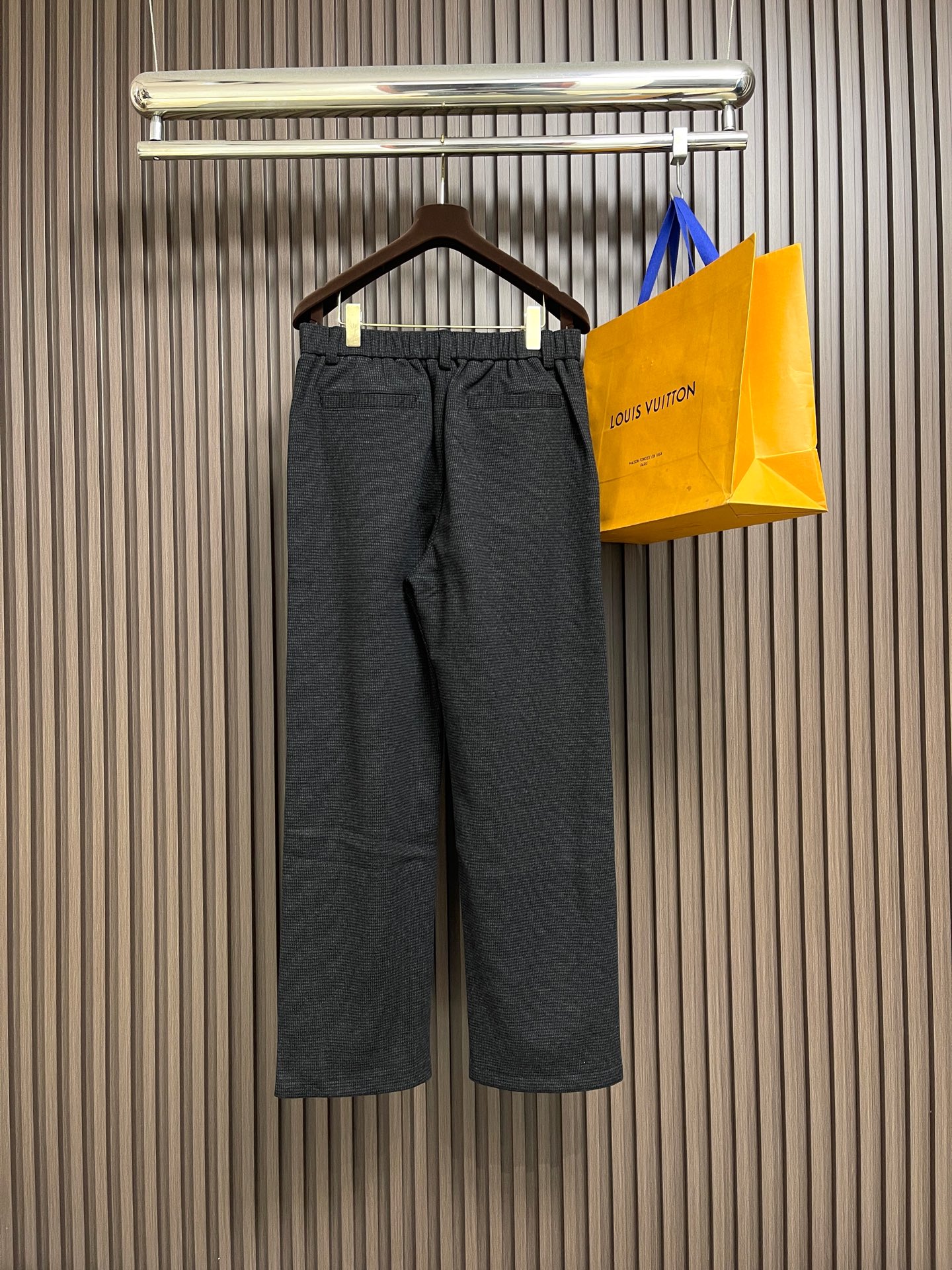 🛒🛒BV 2026SS早春新款直筒裤 极简廓形与意式奢华的风格狂想。秋冬加厚款休闲裤子。当Bottega