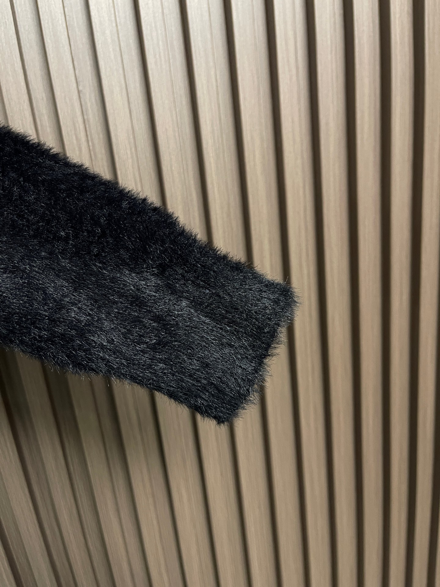 🛒🛒GUCCI 2025SS马海毛长袖针织毛衣，采用十分经典的配色撞色设计！给人的视觉冲击感相当强烈，有