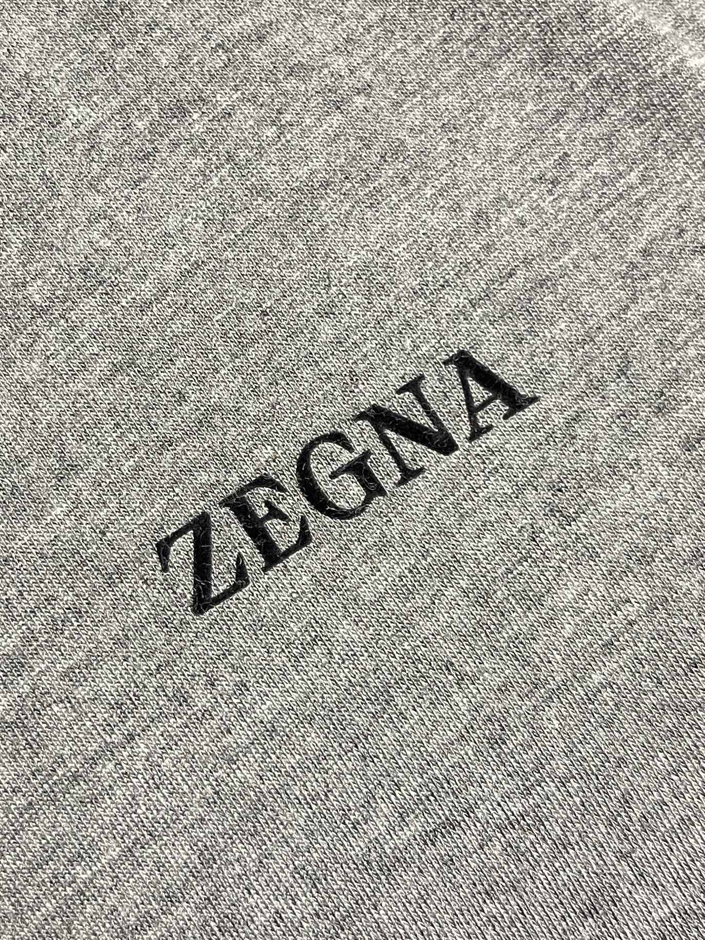 🛒🛒Zegna 杰尼亚双面束腰夹克，这款双面 Brezza束腰夹克选用双配色微纤维面料制成，面料舒适柔软