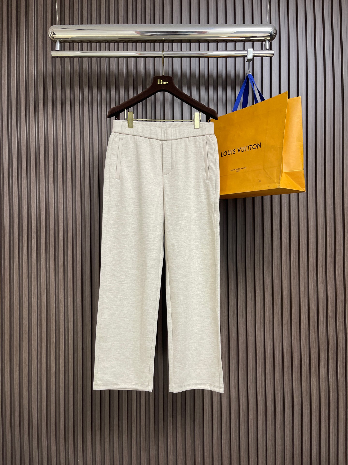 🛒🛒BrunelloCucinelli BC 男士加绒直筒裤休闲裤，2025SS早秋新款，内里完美包边，