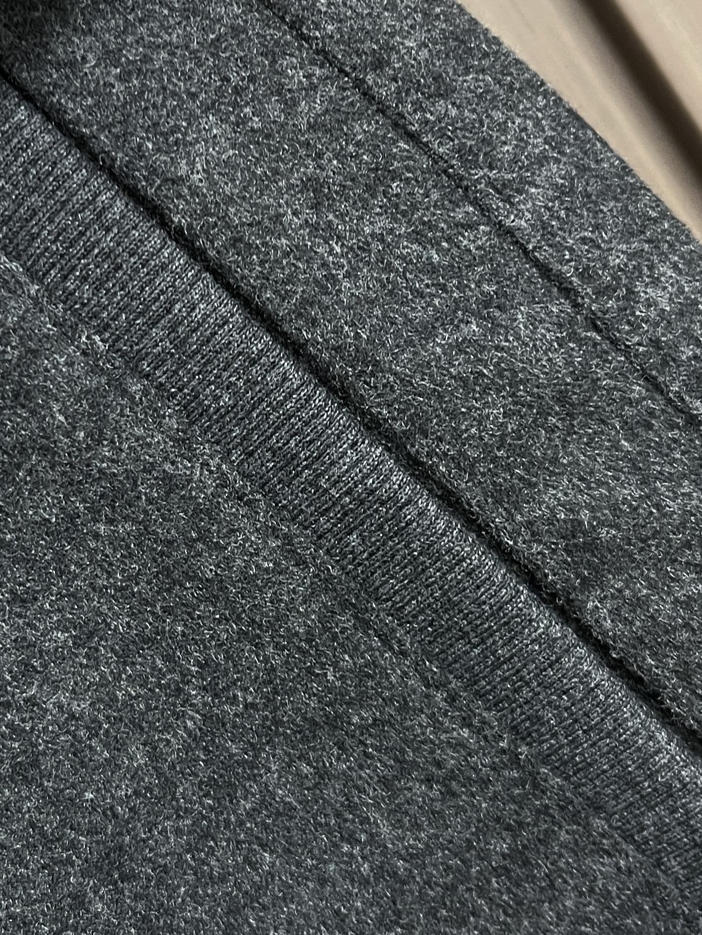 🛒🛒BrunelloCucinelli BC 男士加绒直筒裤休闲裤，2025SS早秋新款，内里完美包边，