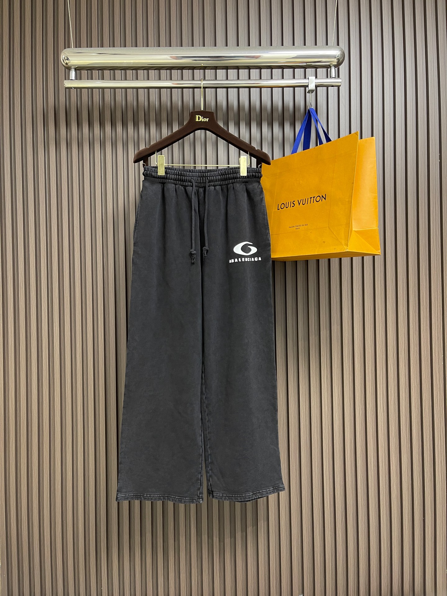 🛒🛒Balenciaga 2026SS早春新款直筒阔腿休闲卫裤，简约时尚新款定制面料，身穿手感舒适 低调