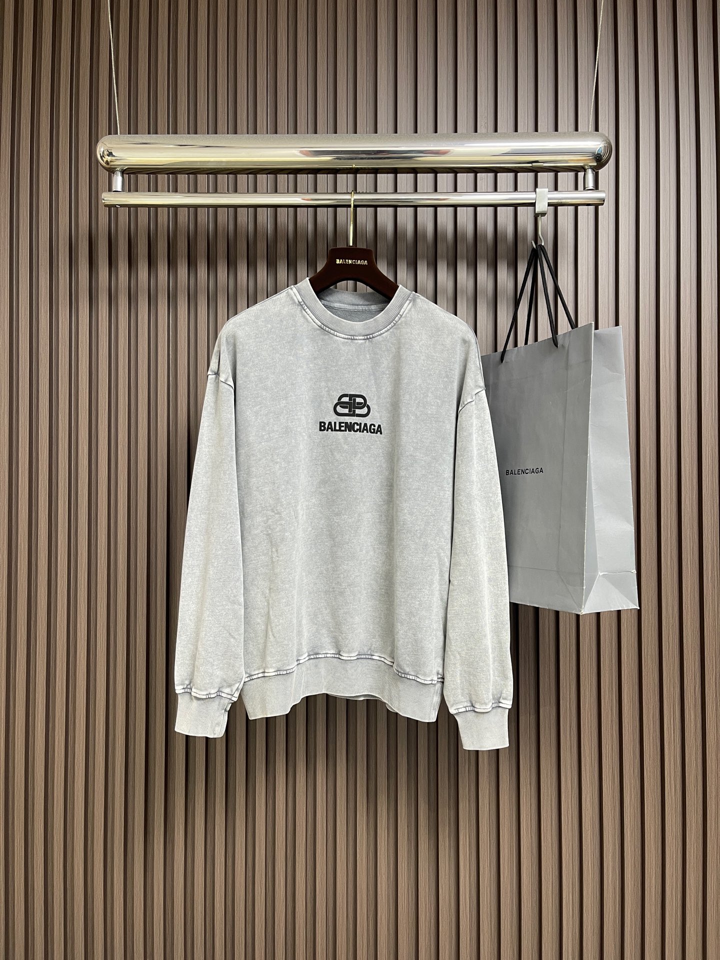 🛒🛒Balenciaga 2026ss早春互扣标识图案提花圆领长袖卫衣，鱼鳞底纯棉面料、尼龙固浆水印、经