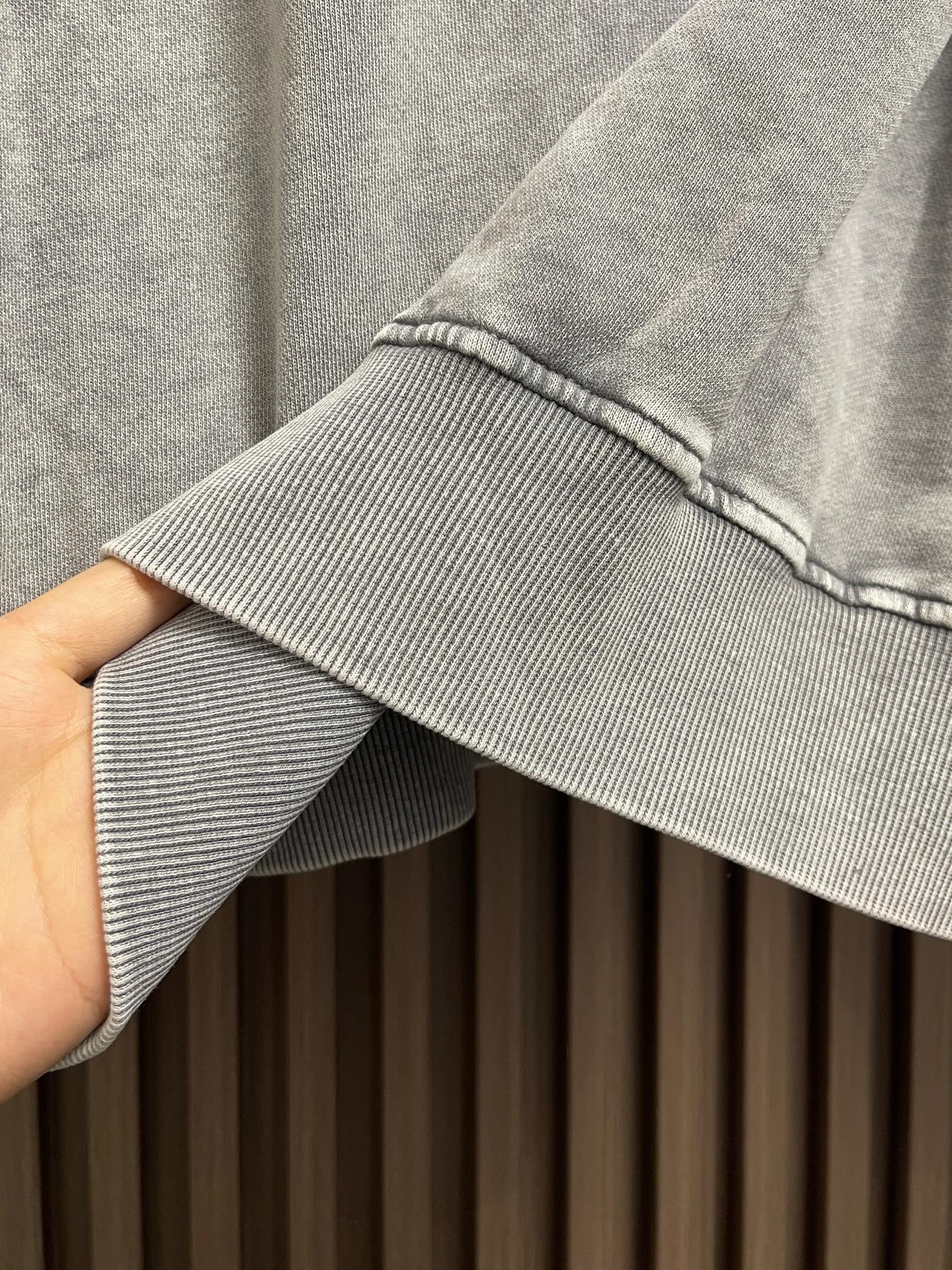 🛒🛒Balenciaga 2026ss早春互扣标识图案提花圆领长袖卫衣，鱼鳞底纯棉面料、尼龙固浆水印、经