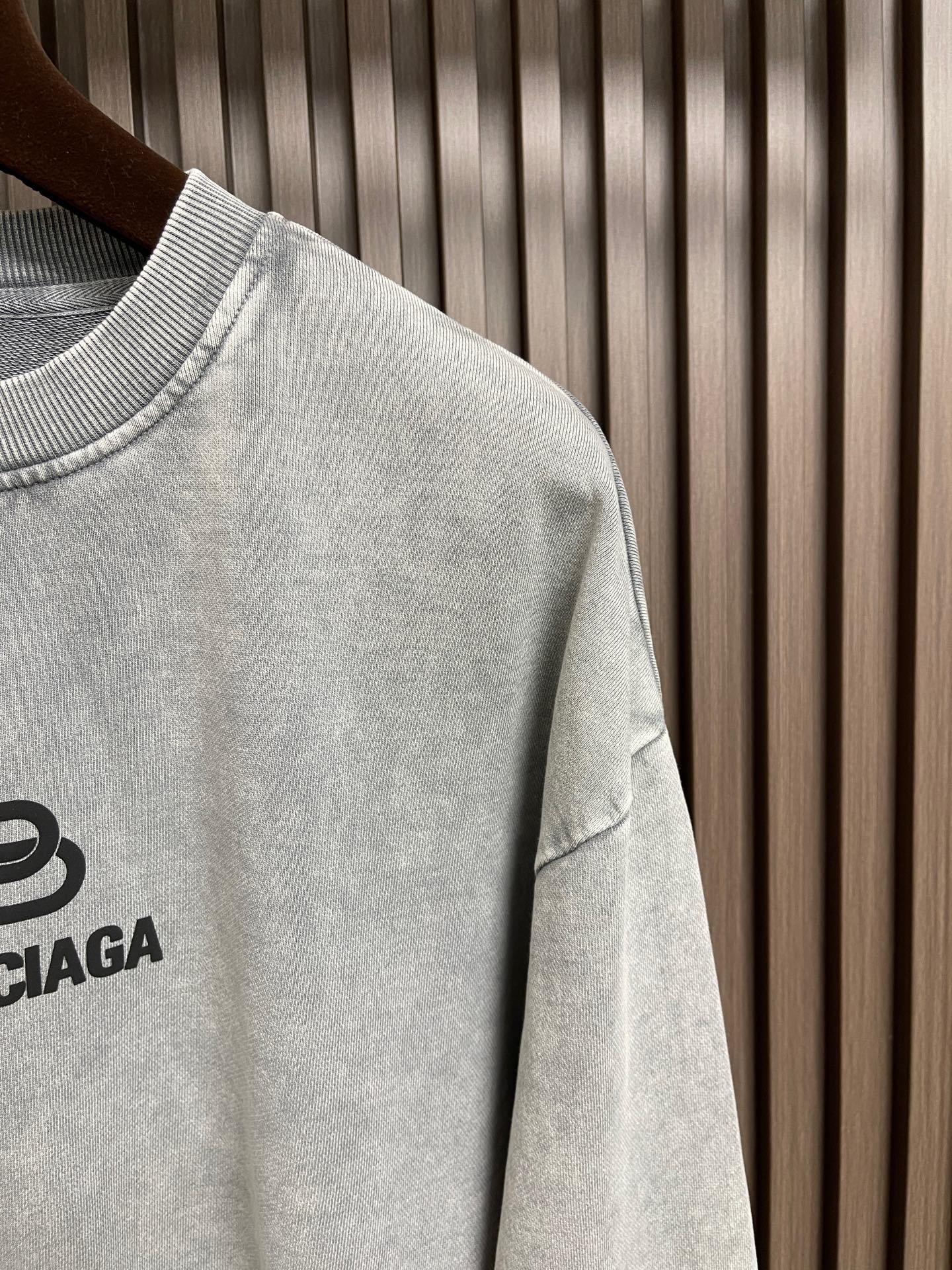 🛒🛒Balenciaga 2026ss早春互扣标识图案提花圆领长袖卫衣，鱼鳞底纯棉面料、尼龙固浆水印、经