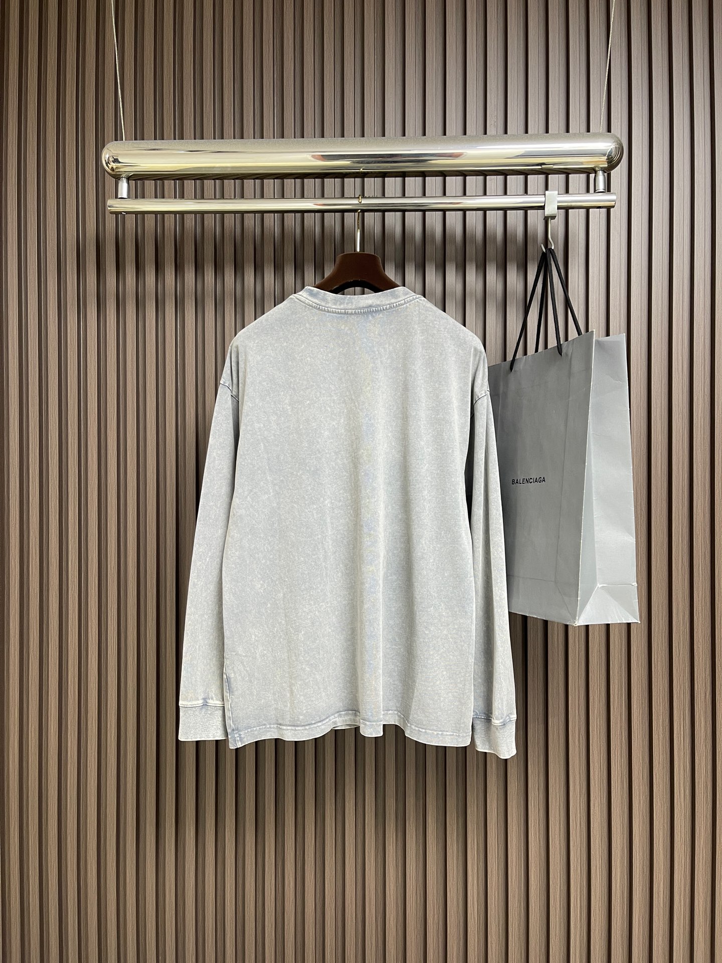 🛒🛒Balenciaga 2026SS早春新款洗水重工复古圆领长袖卫衣，男女同款，这款洗水卫衣选用柔软的