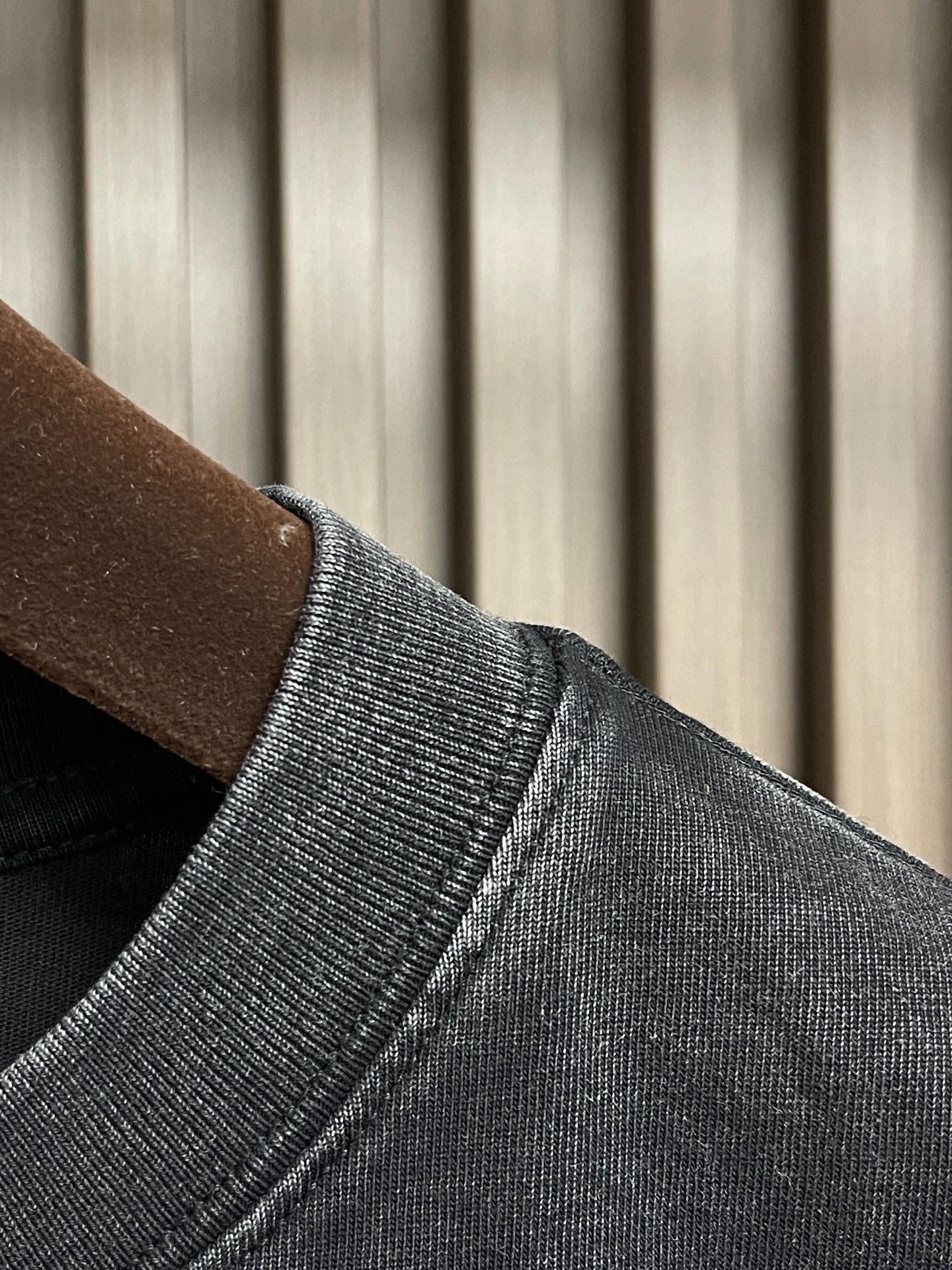 🛒🛒Balenciaga 2026SS早春新款洗水重工复古圆领长袖卫衣，男女同款，这款洗水卫衣选用柔软的