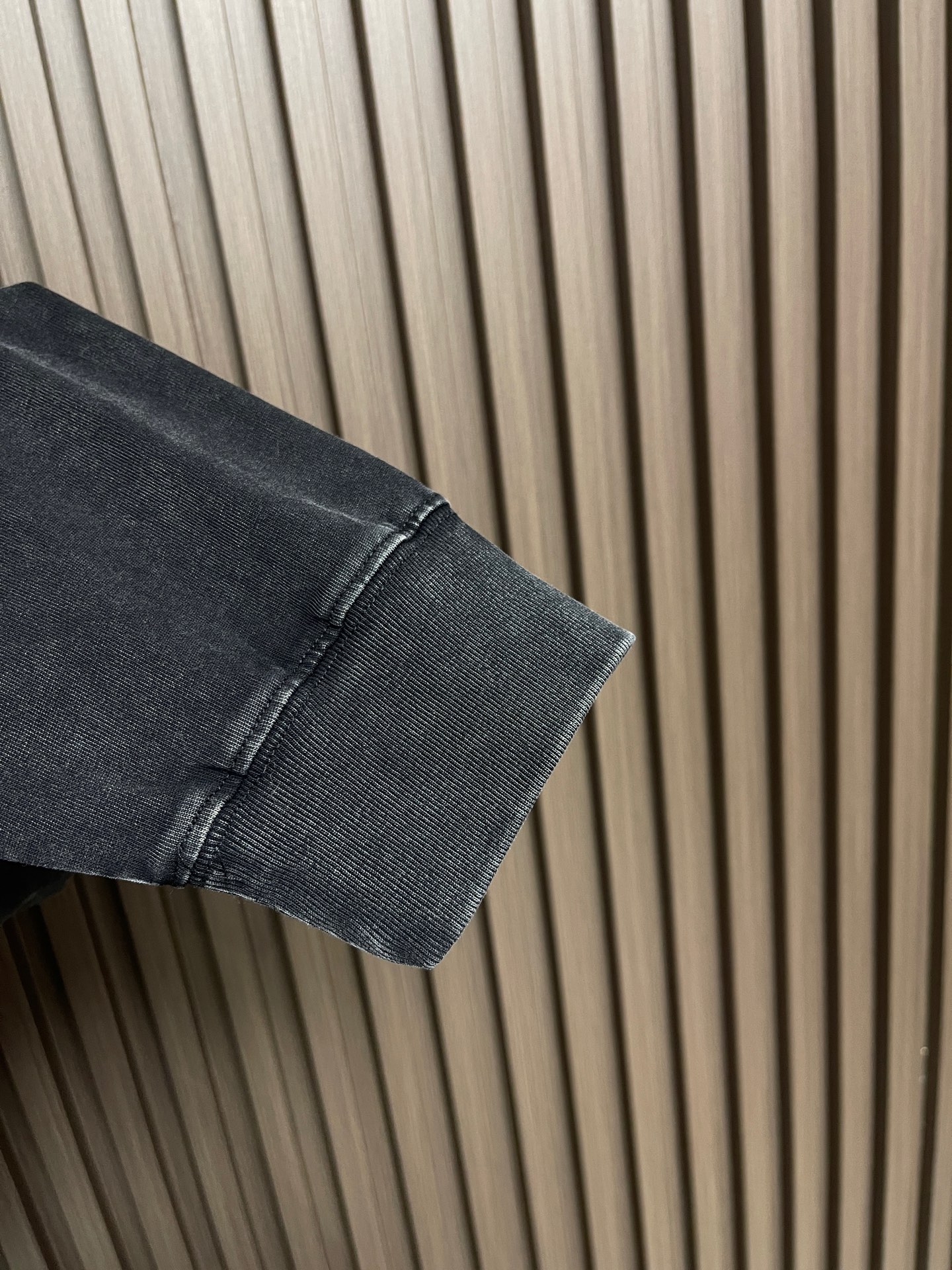 🛒🛒Balenciaga 2026SS早春新款洗水重工复古圆领长袖卫衣，男女同款，这款洗水卫衣选用柔软的