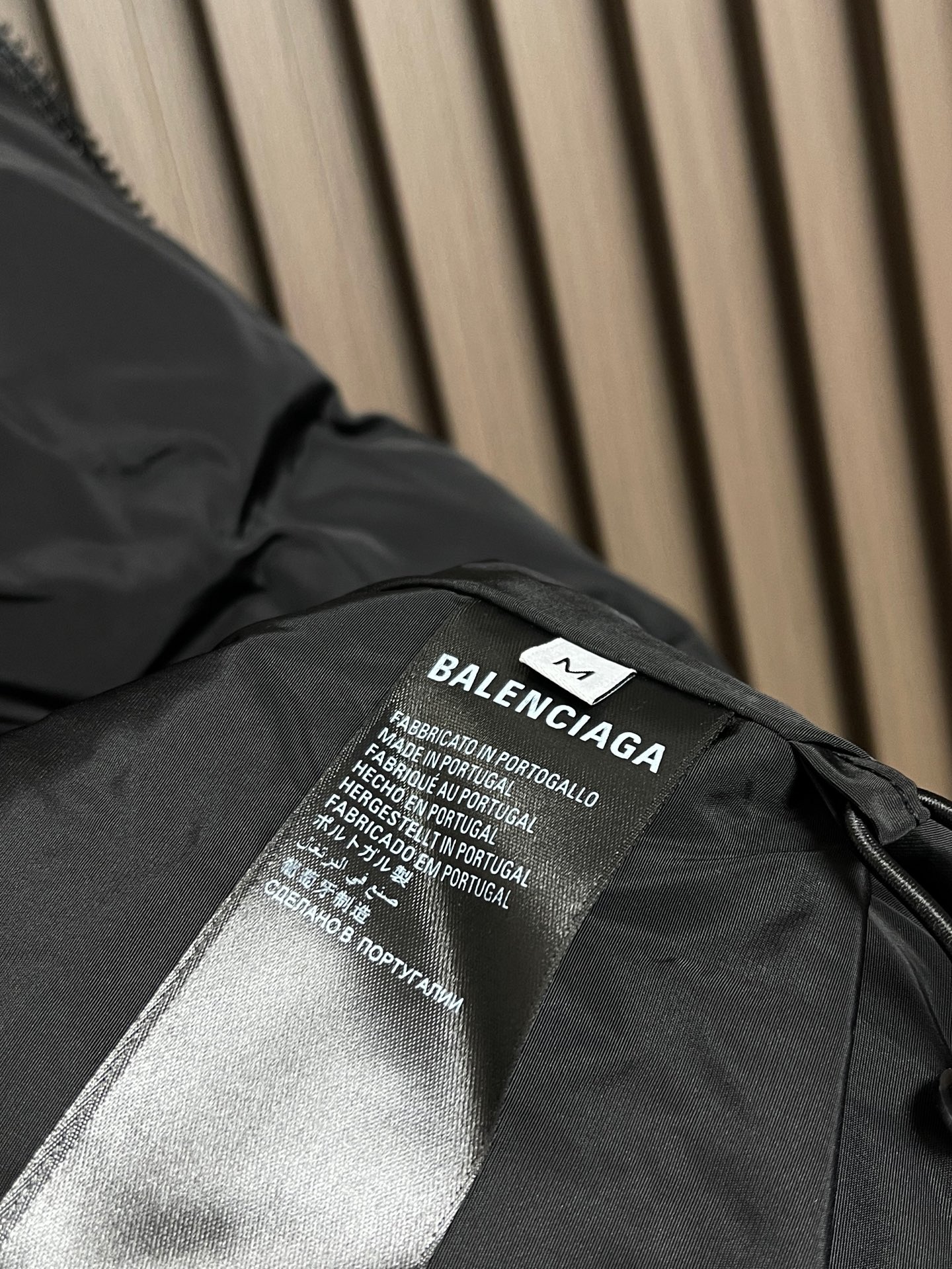 🛒🛒Balenciaga 巴黎世家 后领字母刺绣棉服外套，定制高密锦纶柔光绸 细腻滑爽 舒适贴肤 以经典