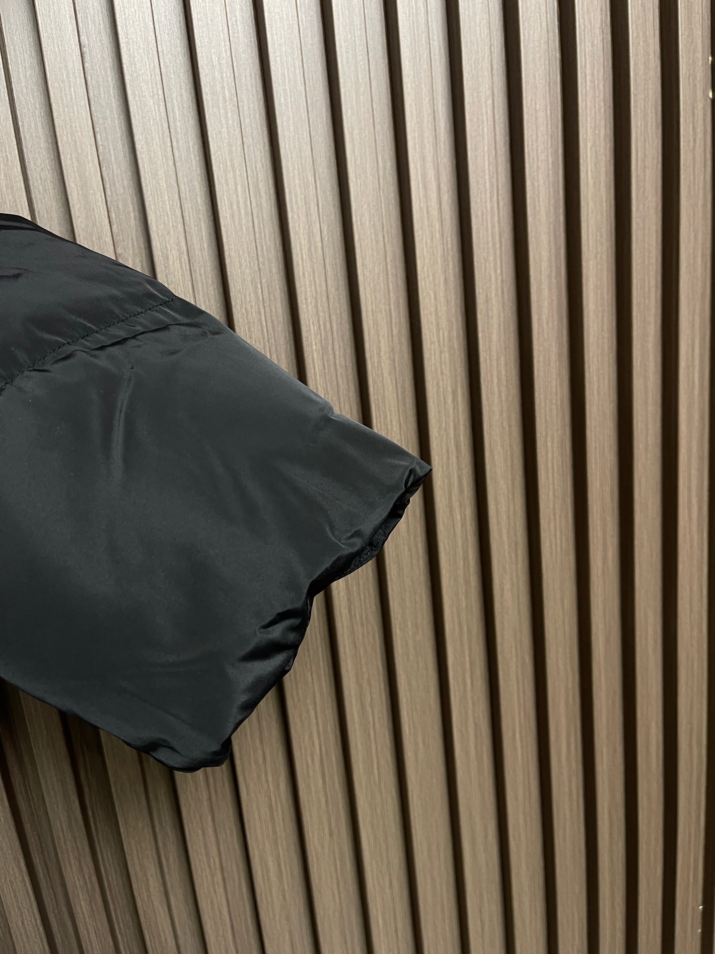 🛒🛒Balenciaga 巴黎世家 后领字母刺绣棉服外套，定制高密锦纶柔光绸 细腻滑爽 舒适贴肤 以经典