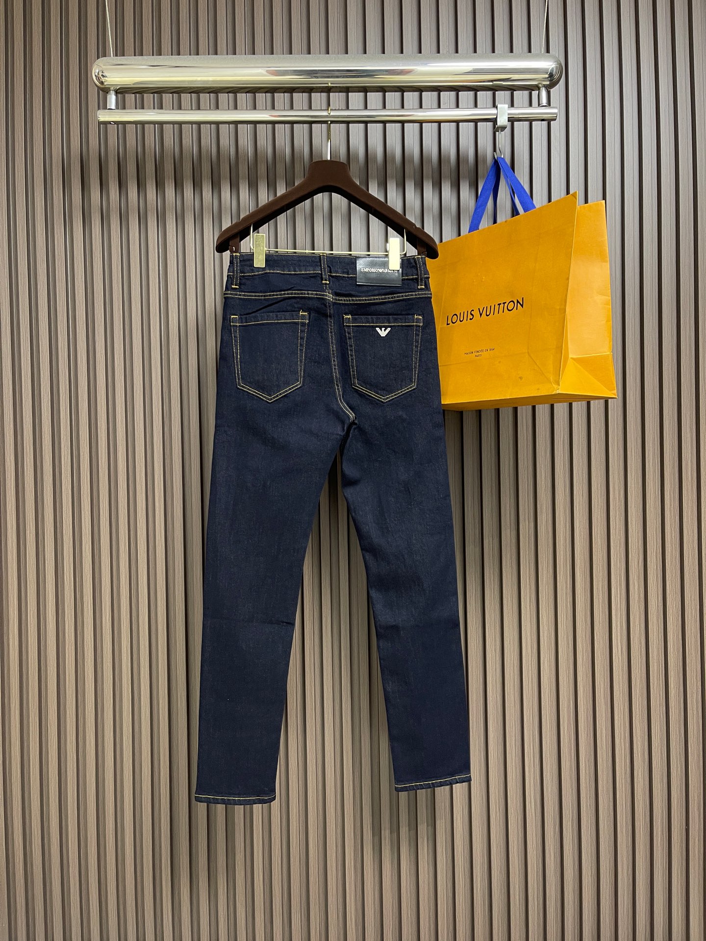 🛒🛒EmPorioArmani阿玛尼 EA 2026SS秋冬新款五金徽标复古牛仔裤，定制定染斜纹牛仔面料