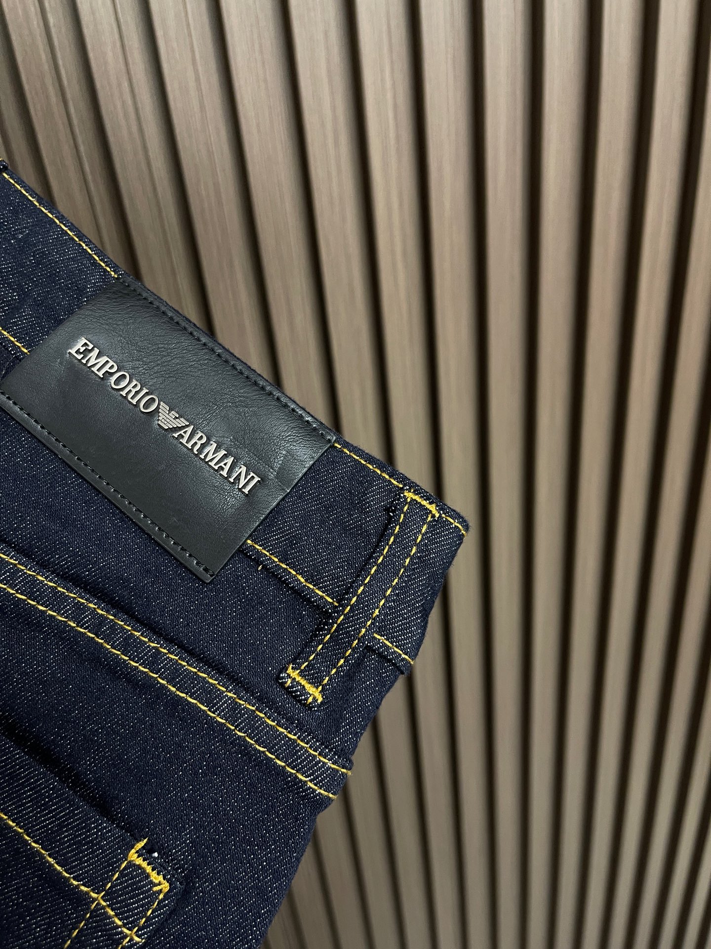 🛒🛒EmPorioArmani阿玛尼 EA 2026SS秋冬新款五金徽标复古牛仔裤，定制定染斜纹牛仔面料