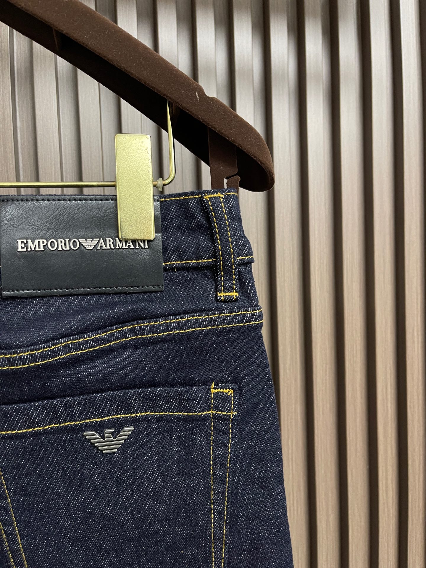 🛒🛒EmPorioArmani阿玛尼 EA 2026SS秋冬新款五金徽标复古牛仔裤，定制定染斜纹牛仔面料