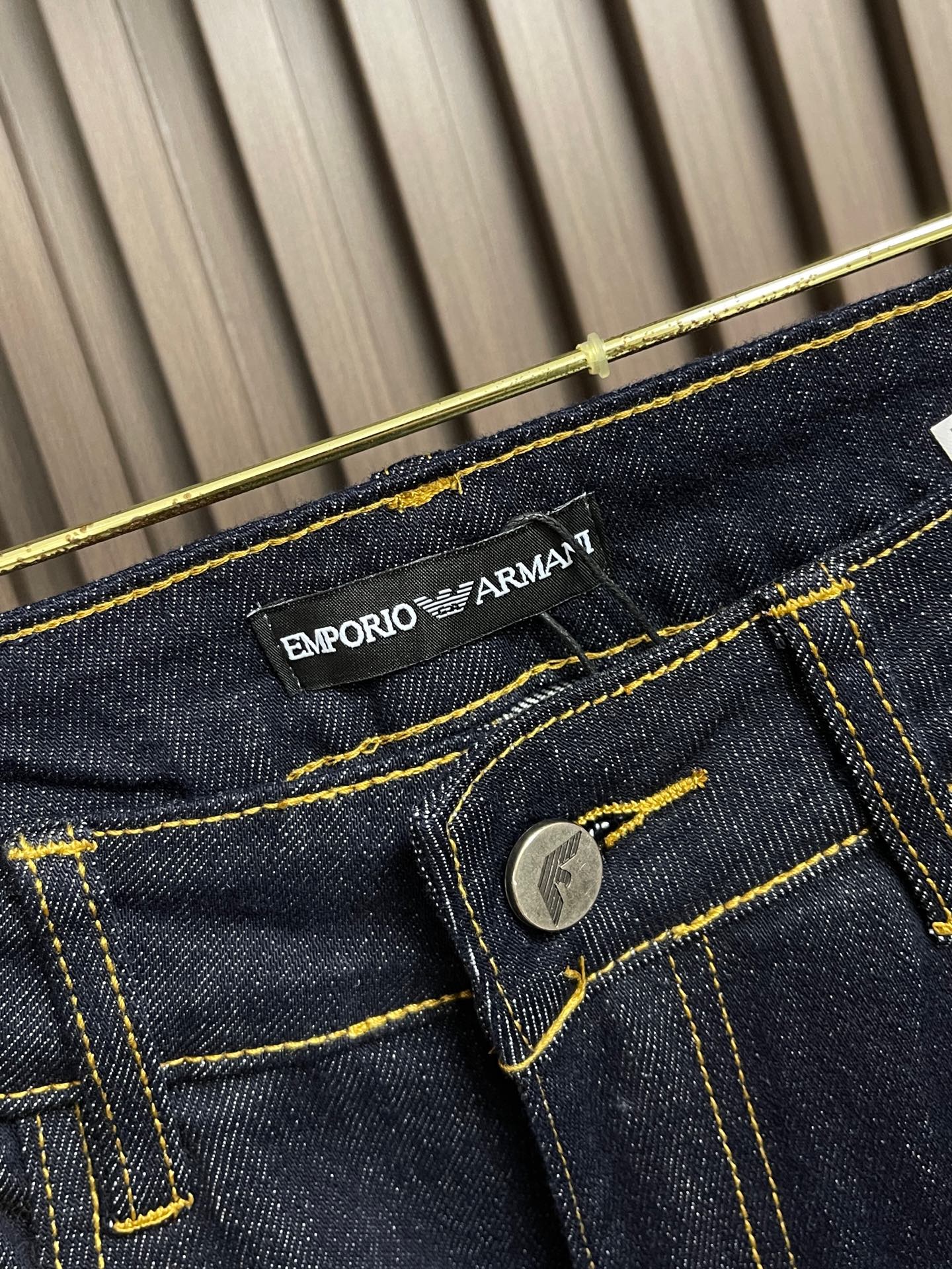 🛒🛒EmPorioArmani阿玛尼 EA 2026SS秋冬新款五金徽标复古牛仔裤，定制定染斜纹牛仔面料