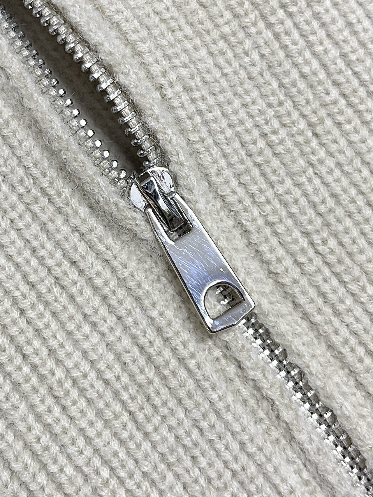 🛒🛒lP🆕 LoroPiana 诺悠翩雅 2025FW男士秋冬羊毛混纺拉链连帽针织毛衣，帽子可以拆卸 上