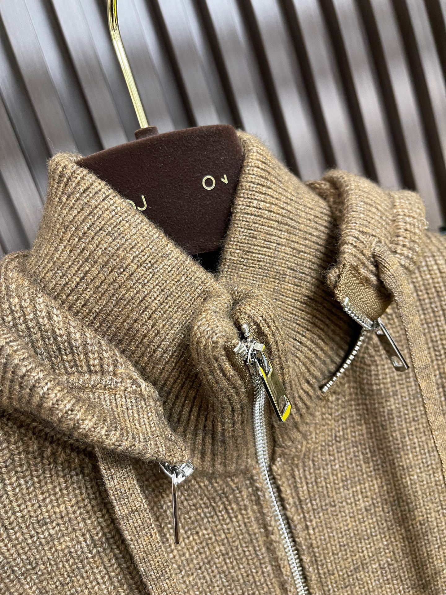 🛒🛒lP🆕 LoroPiana 诺悠翩雅 2025FW男士秋冬羊毛混纺拉链连帽针织毛衣，帽子可以拆卸 上