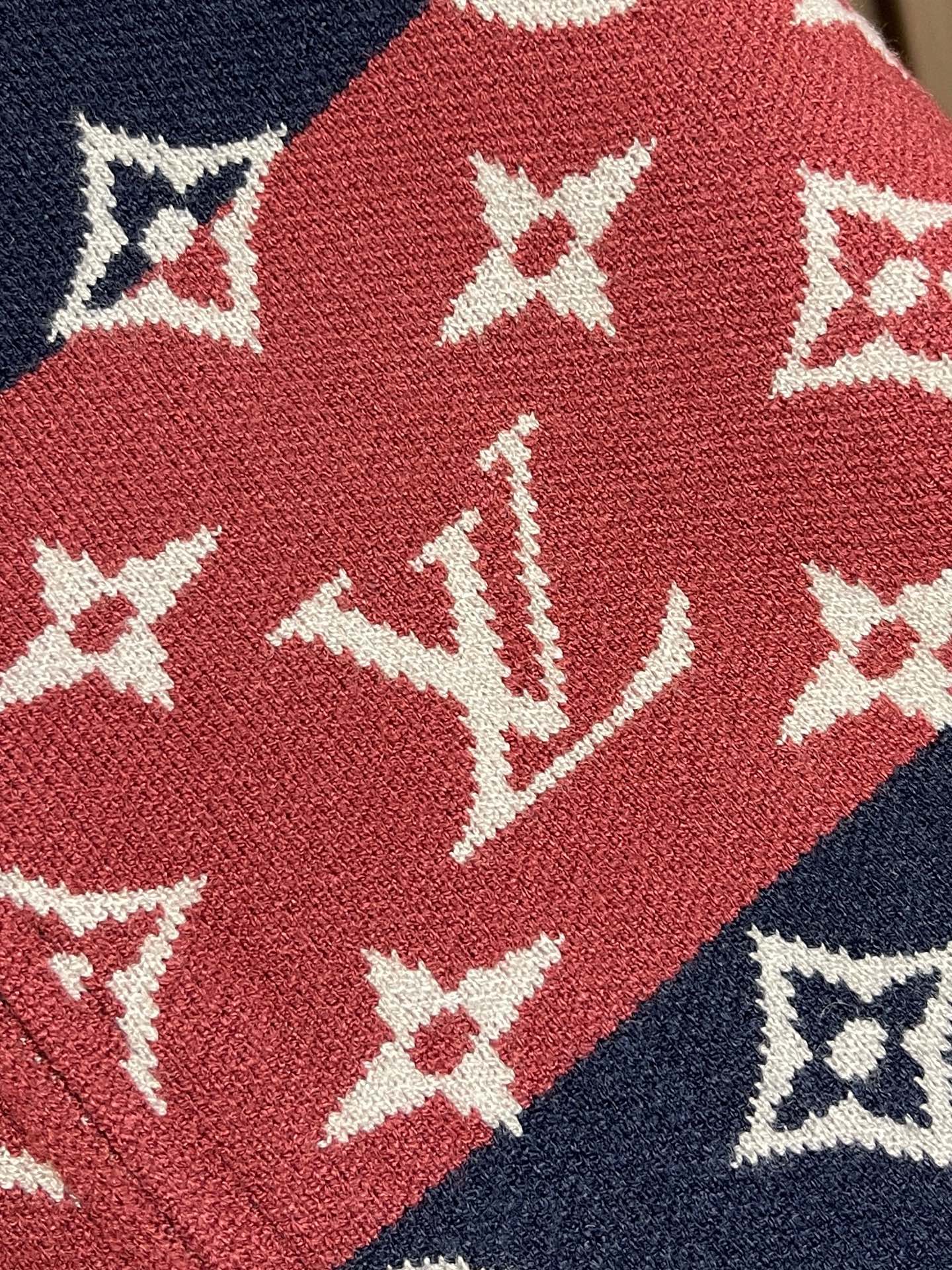 🛒🛒LV 2025SS早秋新品男女同款经典标识提花logo条纹撞色时尚百搭针织毛衣开衫，logo采撞色提