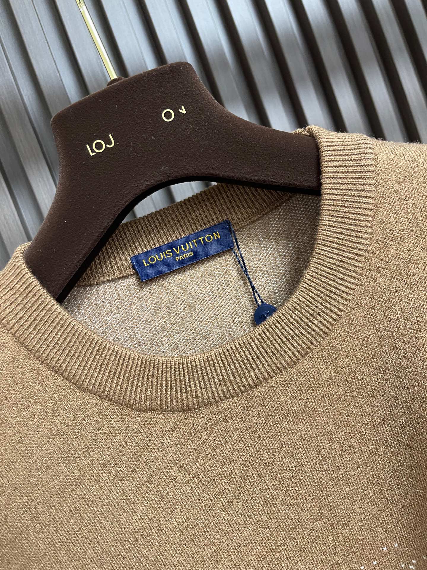 🛒🛒LV 2025fw 渐变提花圆领针织毛衣，跟足原板定染60支精梳赛络纺双纱采用先进14针挂毛机双层提