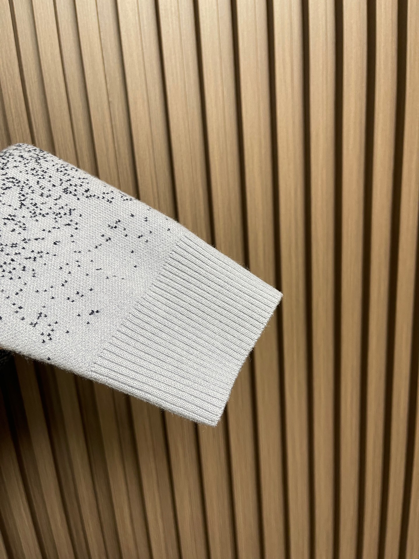 🛒🛒LV 2025fw 渐变提花圆领针织毛衣，跟足原板定染60支精梳赛络纺双纱采用先进14针挂毛机双层提