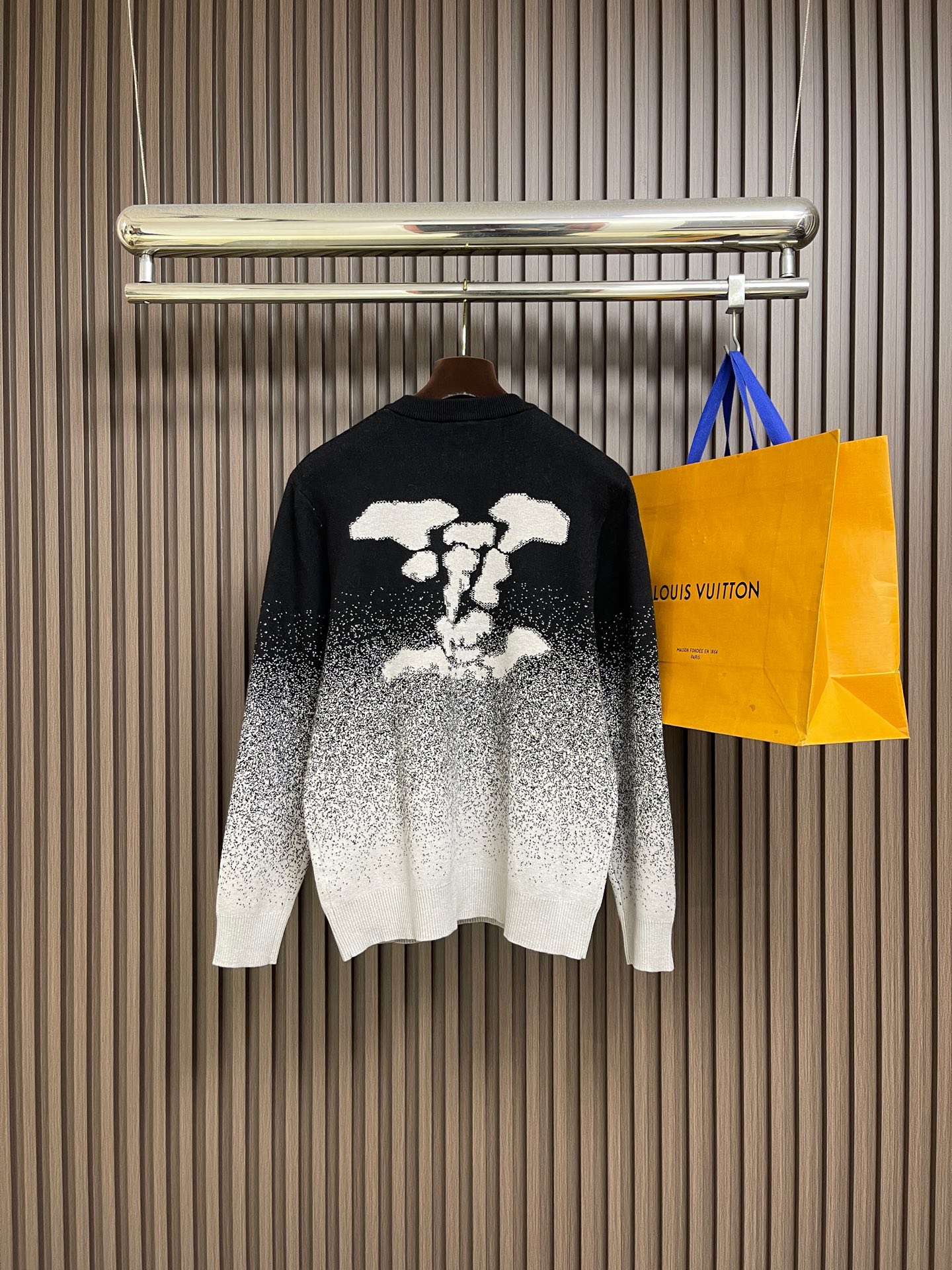 🛒🛒LV 2025fw 渐变提花圆领针织毛衣，跟足原板定染60支精梳赛络纺双纱采用先进14针挂毛机双层提